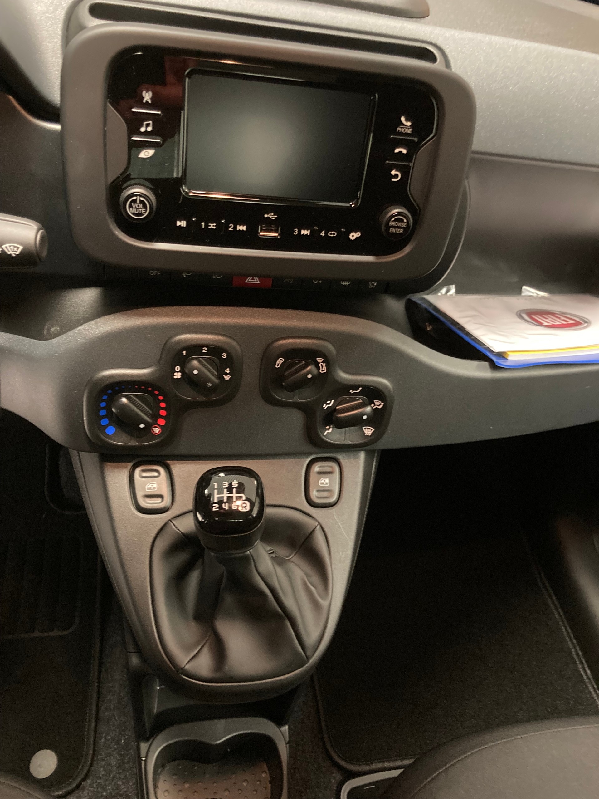 FIAT Panda 1.0 MHEV City Life-image-11