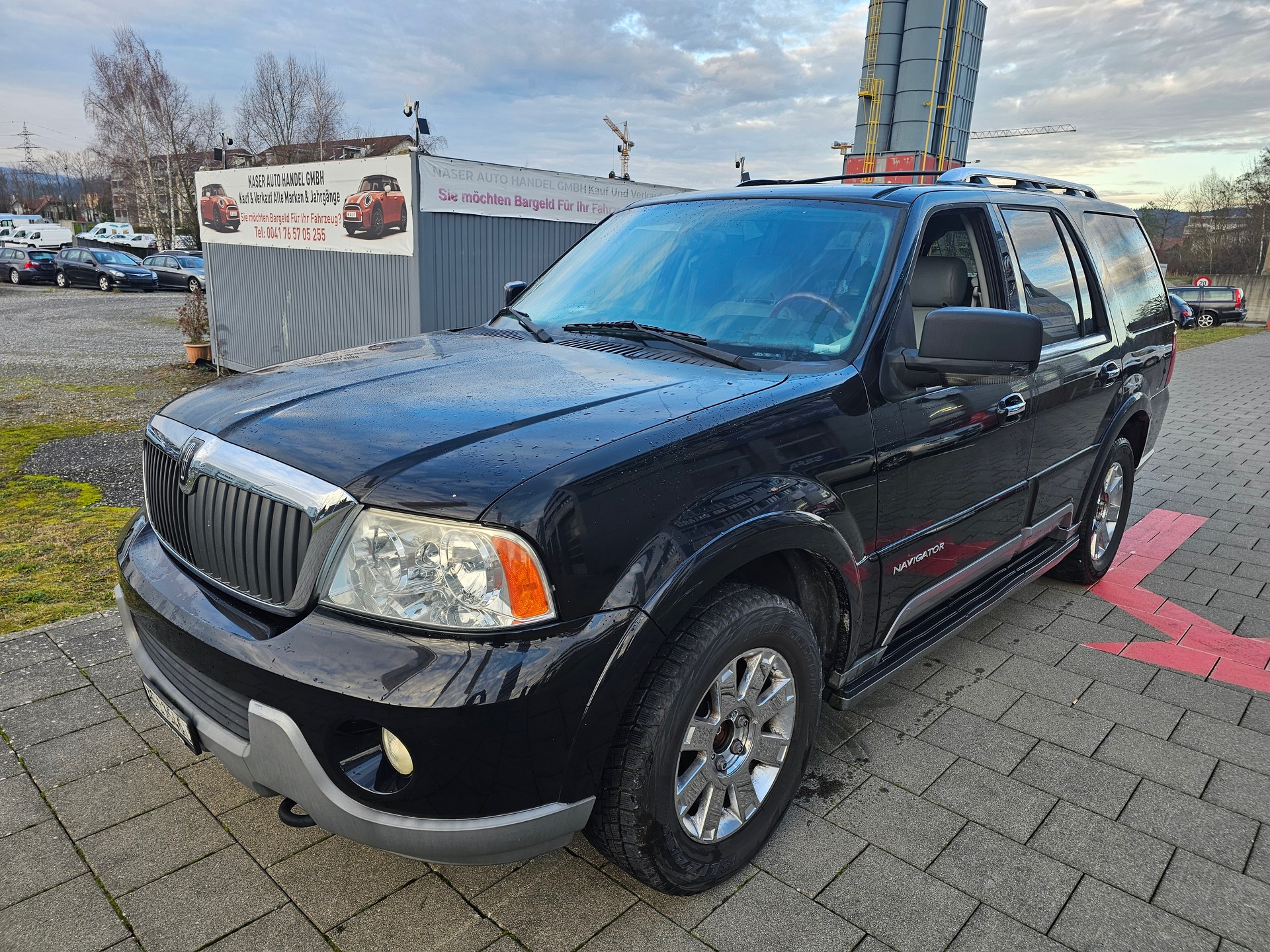 LINCOLN Navigator-image-1