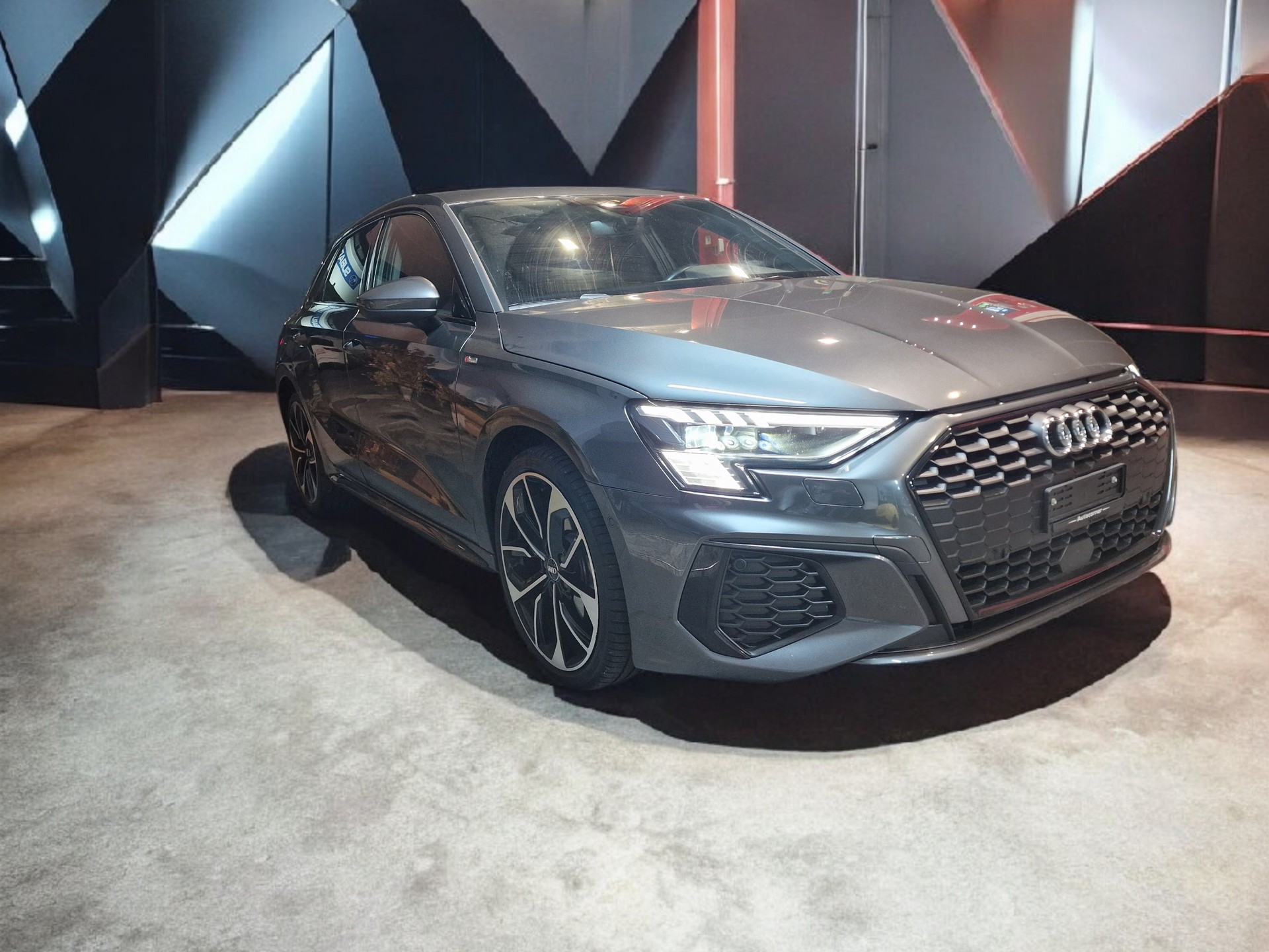 AUDI A3 Sportback 40 TFSI e S line S-tronic-showroom-element-1