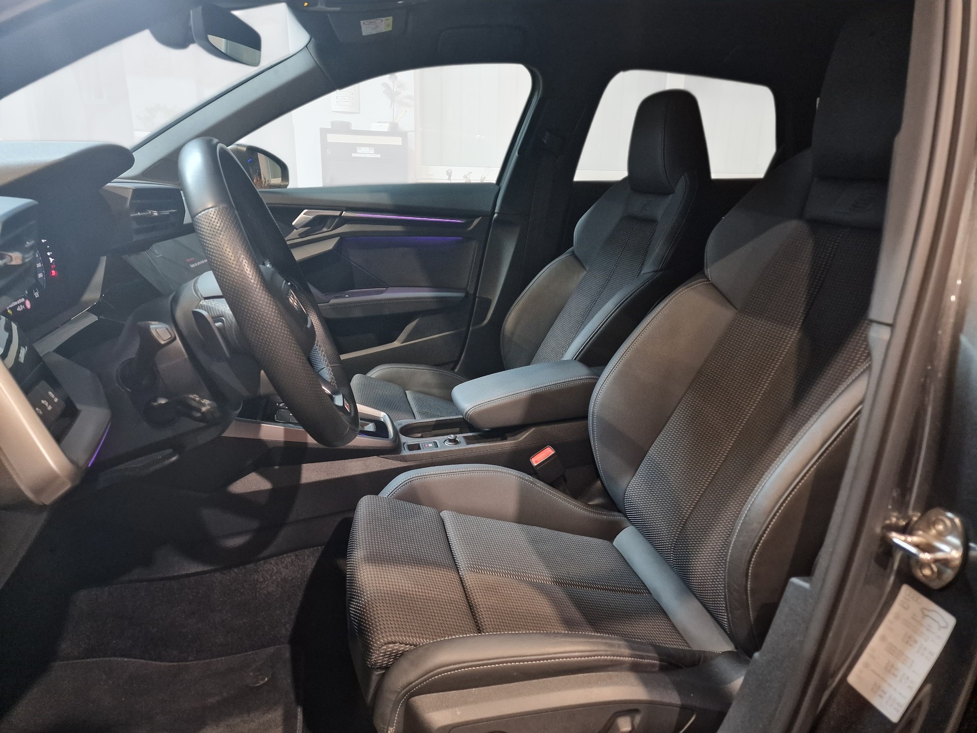 AUDI A3 Sportback 40 TFSI e S line S-tronic-image-9