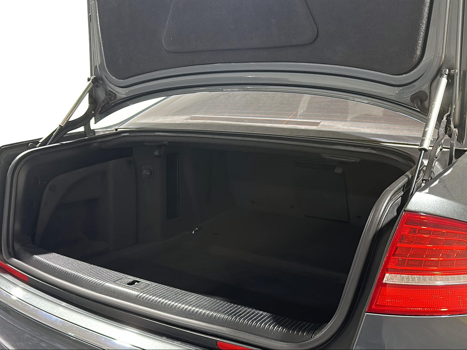 AUDI S8 5.2 V10 quattro tiptronic-image-7