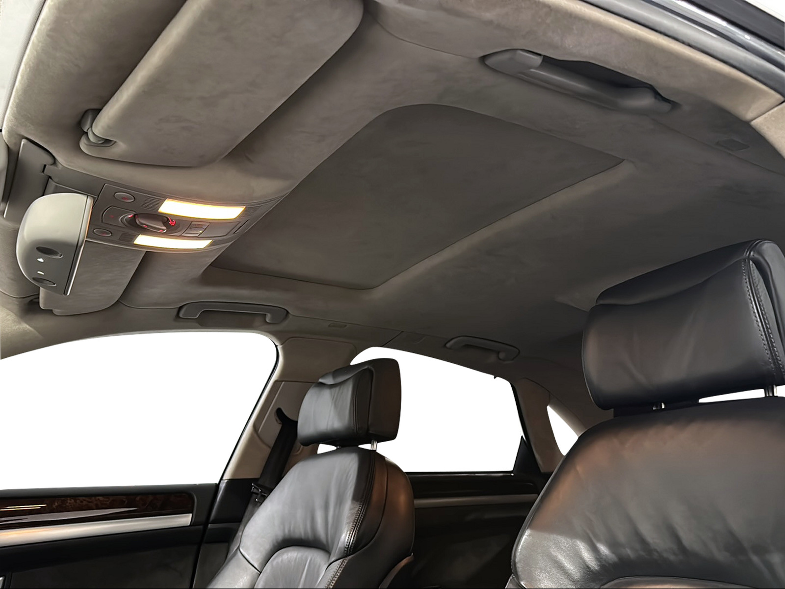 AUDI S8 5.2 V10 quattro tiptronic-image-23