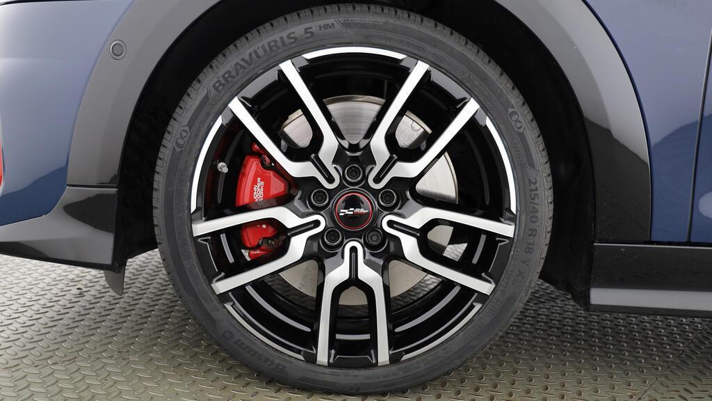 MINI John Cooper Works Cabrio-image-9
