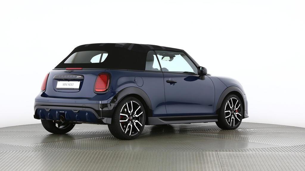 MINI John Cooper Works Cabrio-image-3