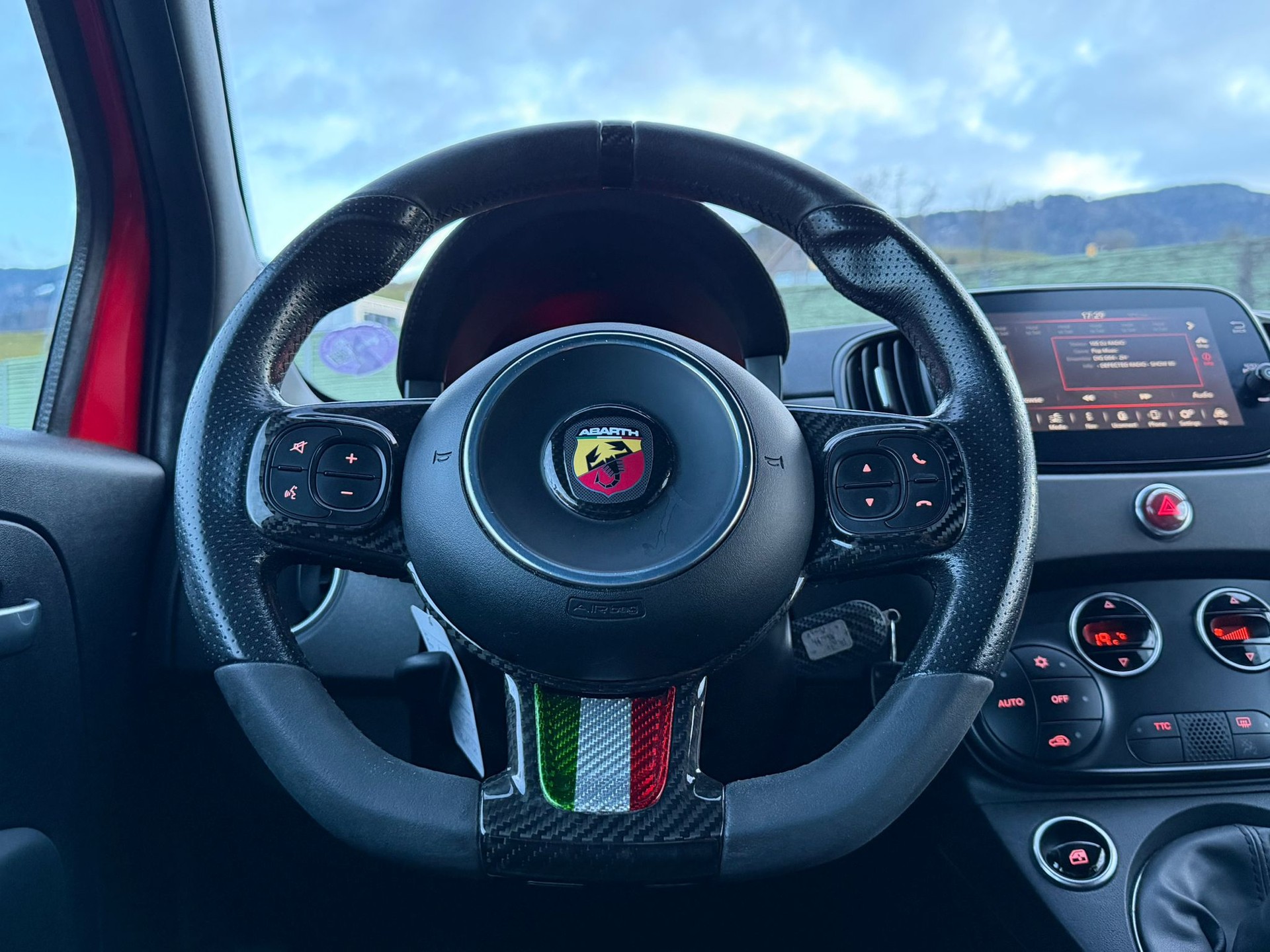 FIAT 595 1.4 16V Turbo Abarth Competition Red&Black Edition-image-6
