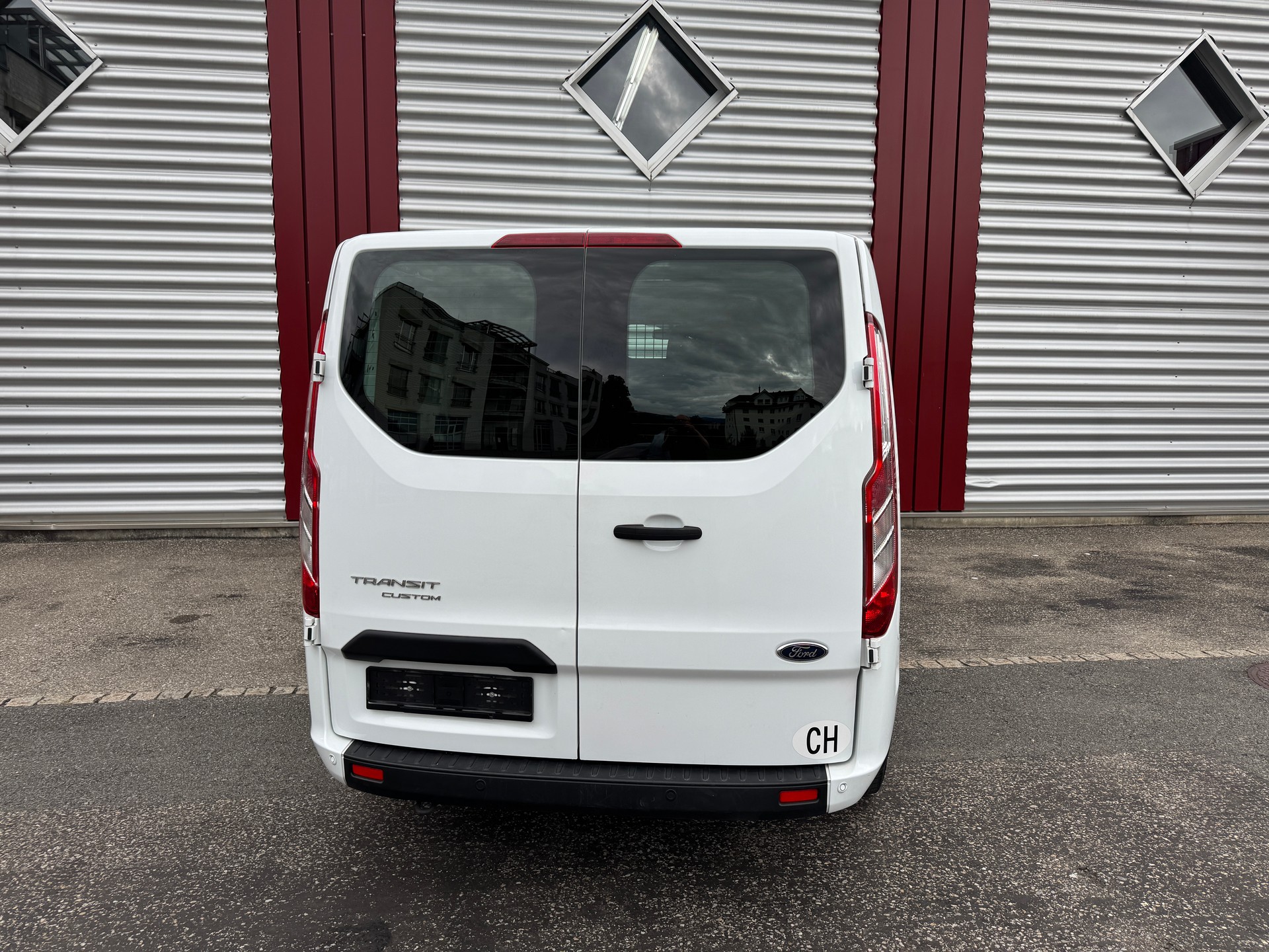 FORD Transit Custom Van 300 L1H1 Trend A-image-5