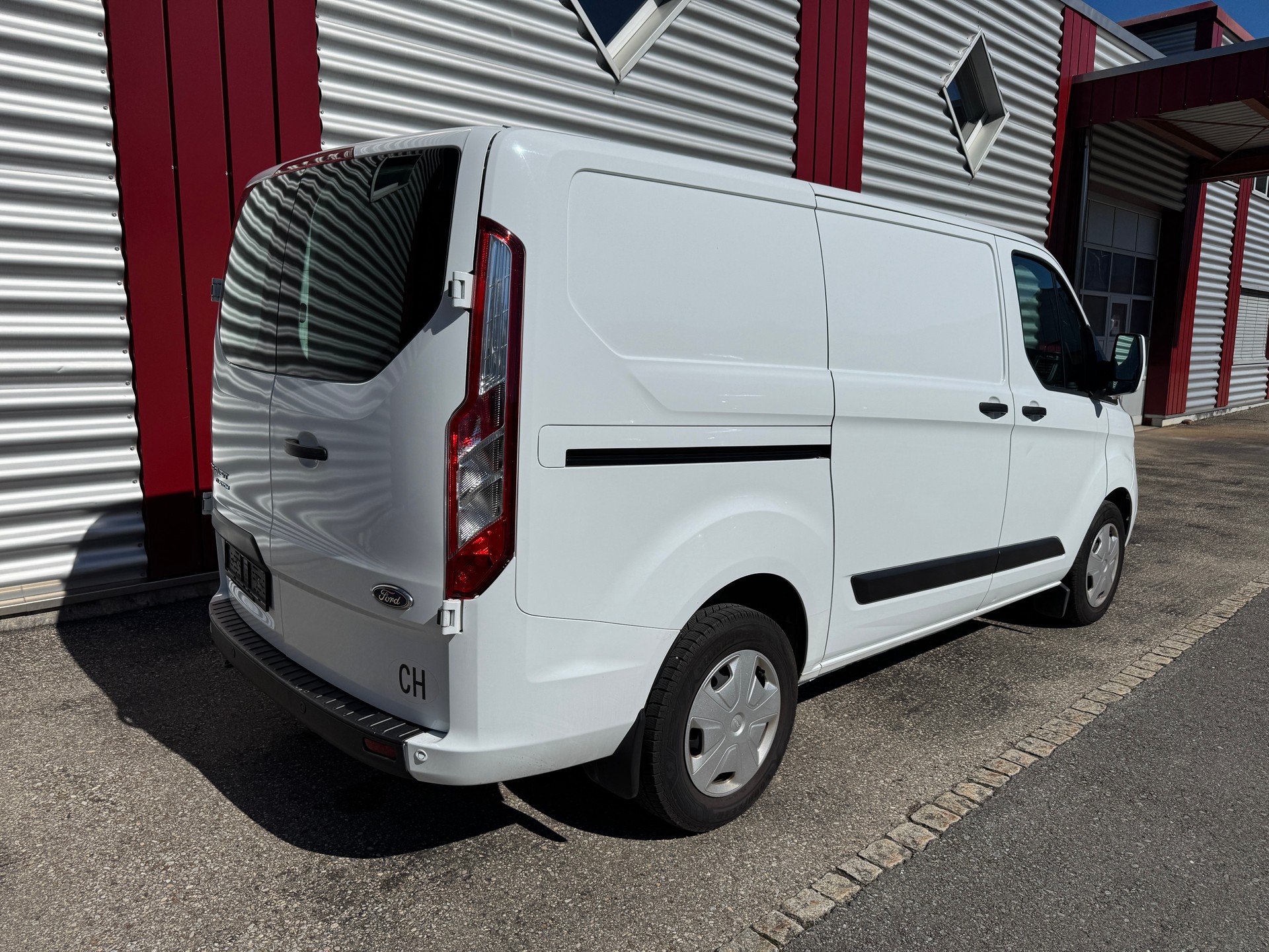FORD Transit Custom Van 300 L1H1 Trend A-image-2
