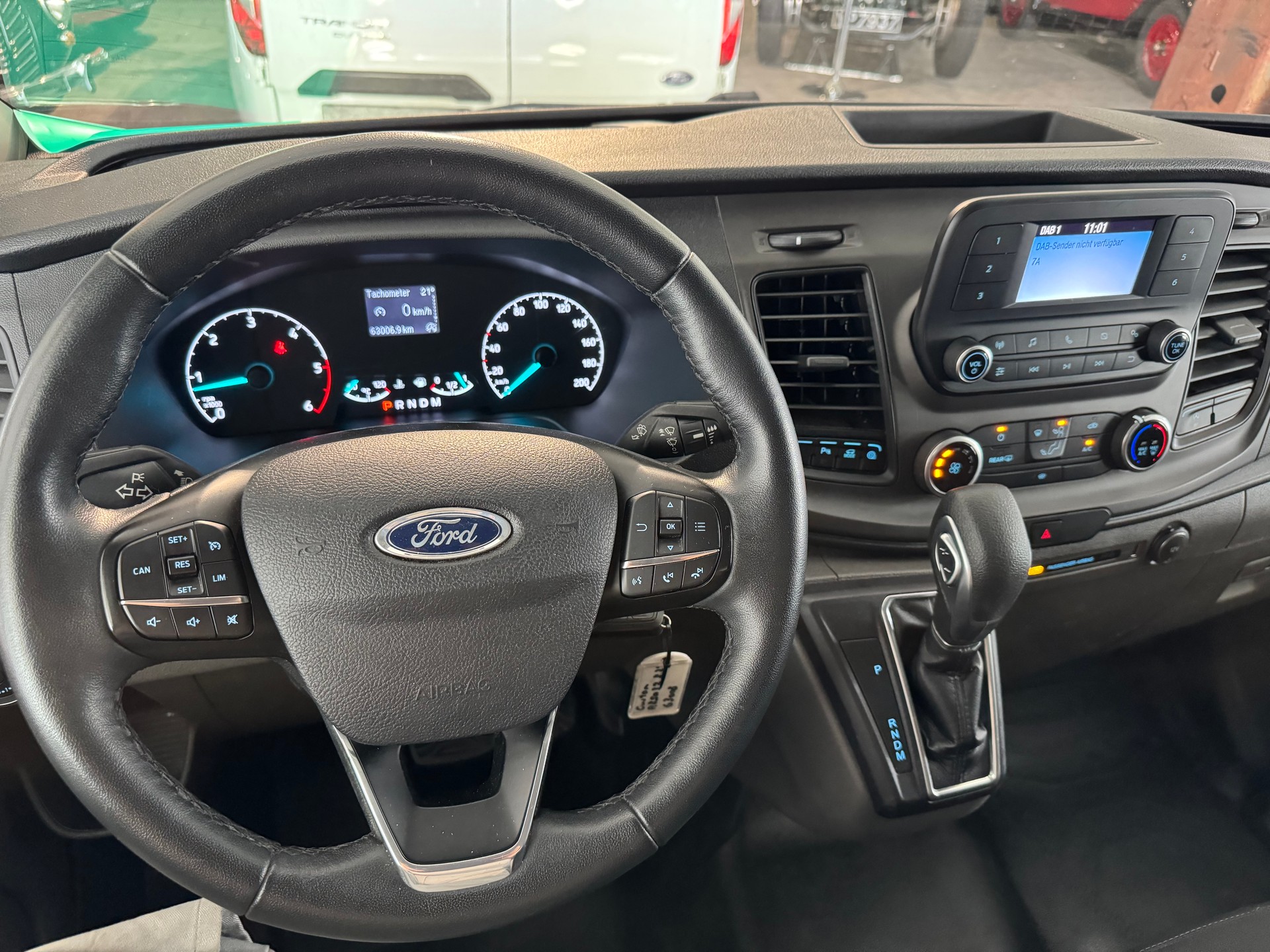 FORD Transit Custom Van 300 L1H1 Trend A-image-8