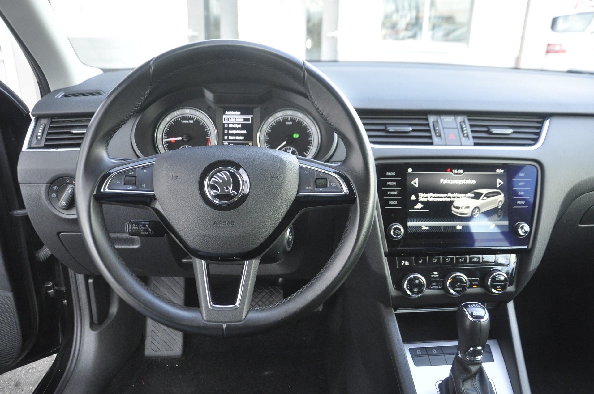 SKODA Octavia Combi 2.0 TDI Ambition 4x4 DSG I 184 PS-image-8