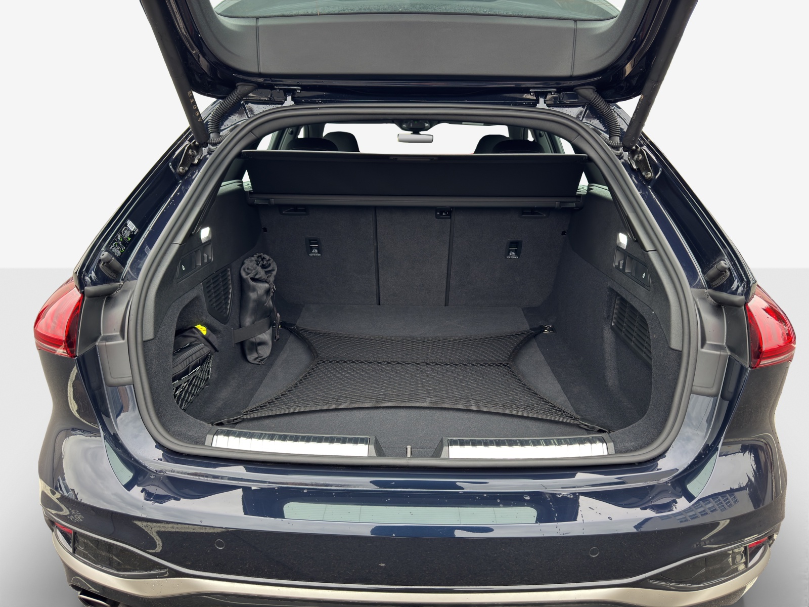 AUDI A5 Avant TDI quattro 150 kW Attraction S tronic-image-12