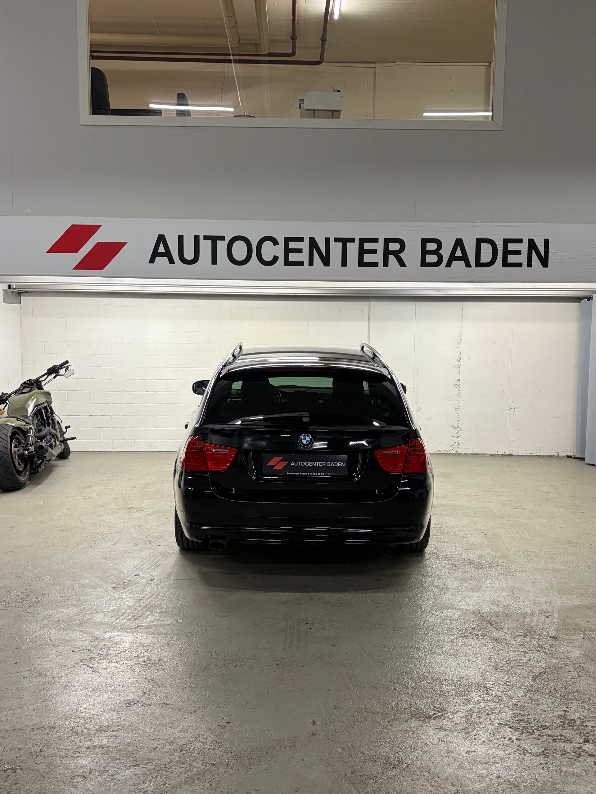 BMW 318d Touring Steptronic-image-4