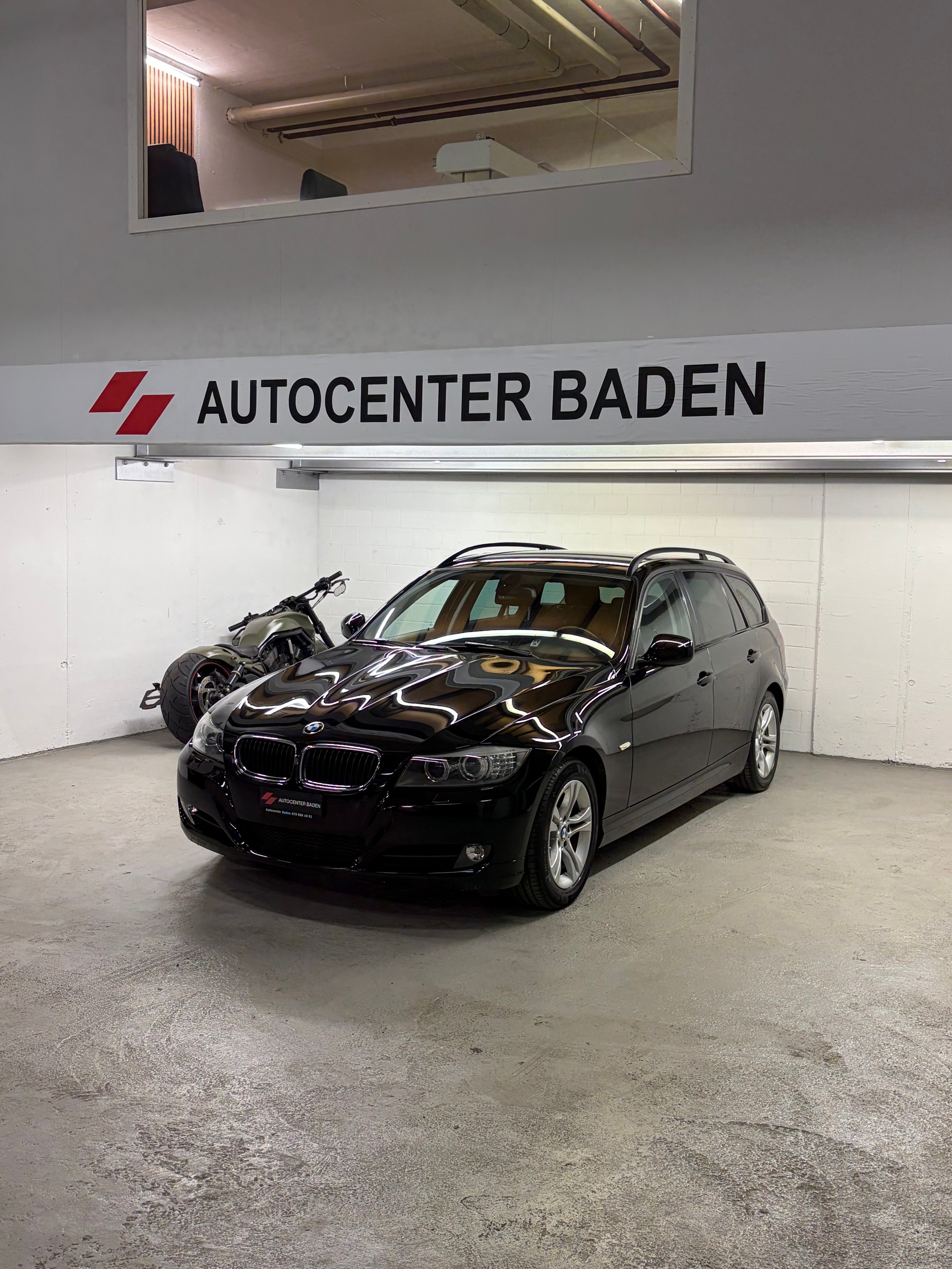 BMW 318d Touring Steptronic-image-0