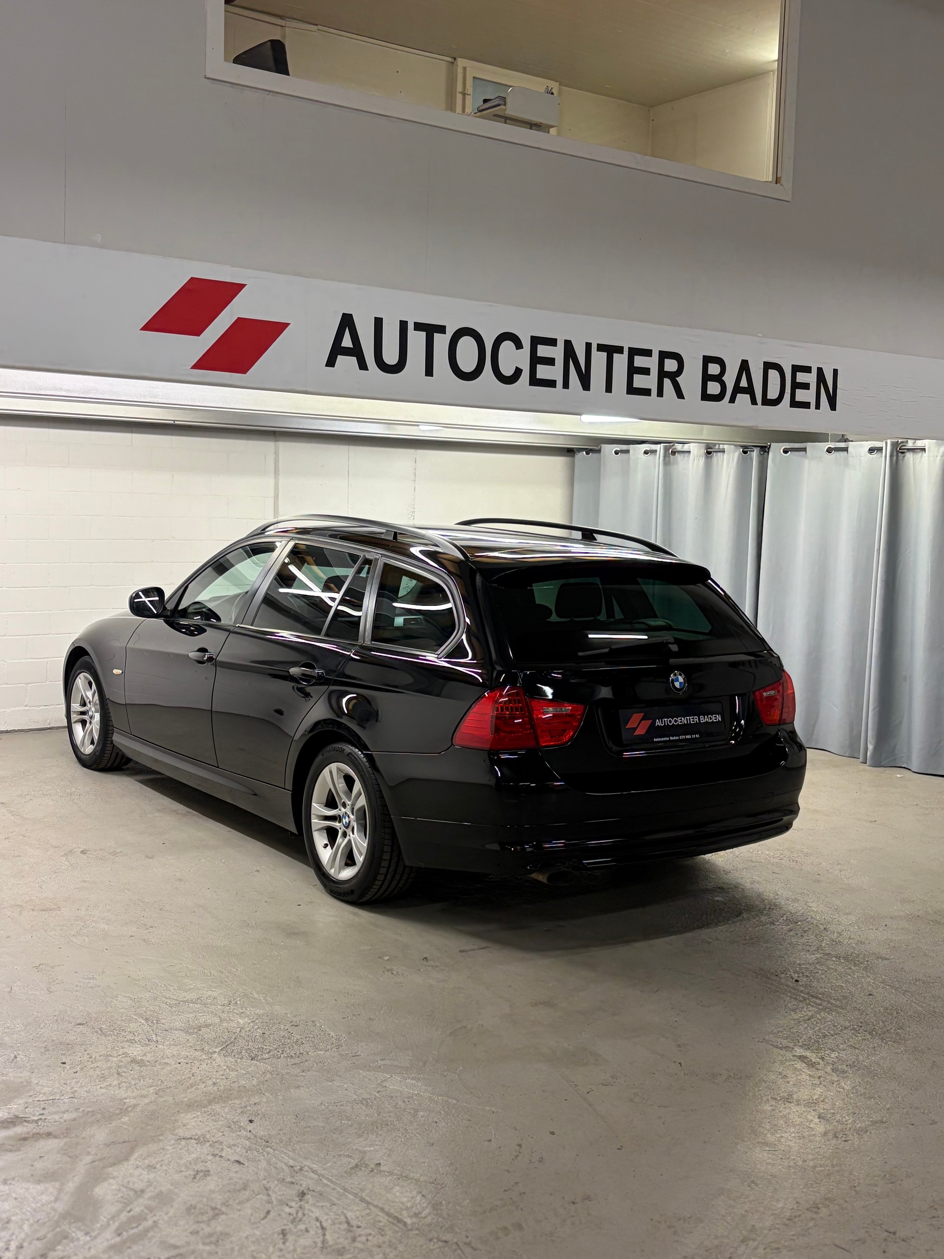 BMW 318d Touring Steptronic-image-3