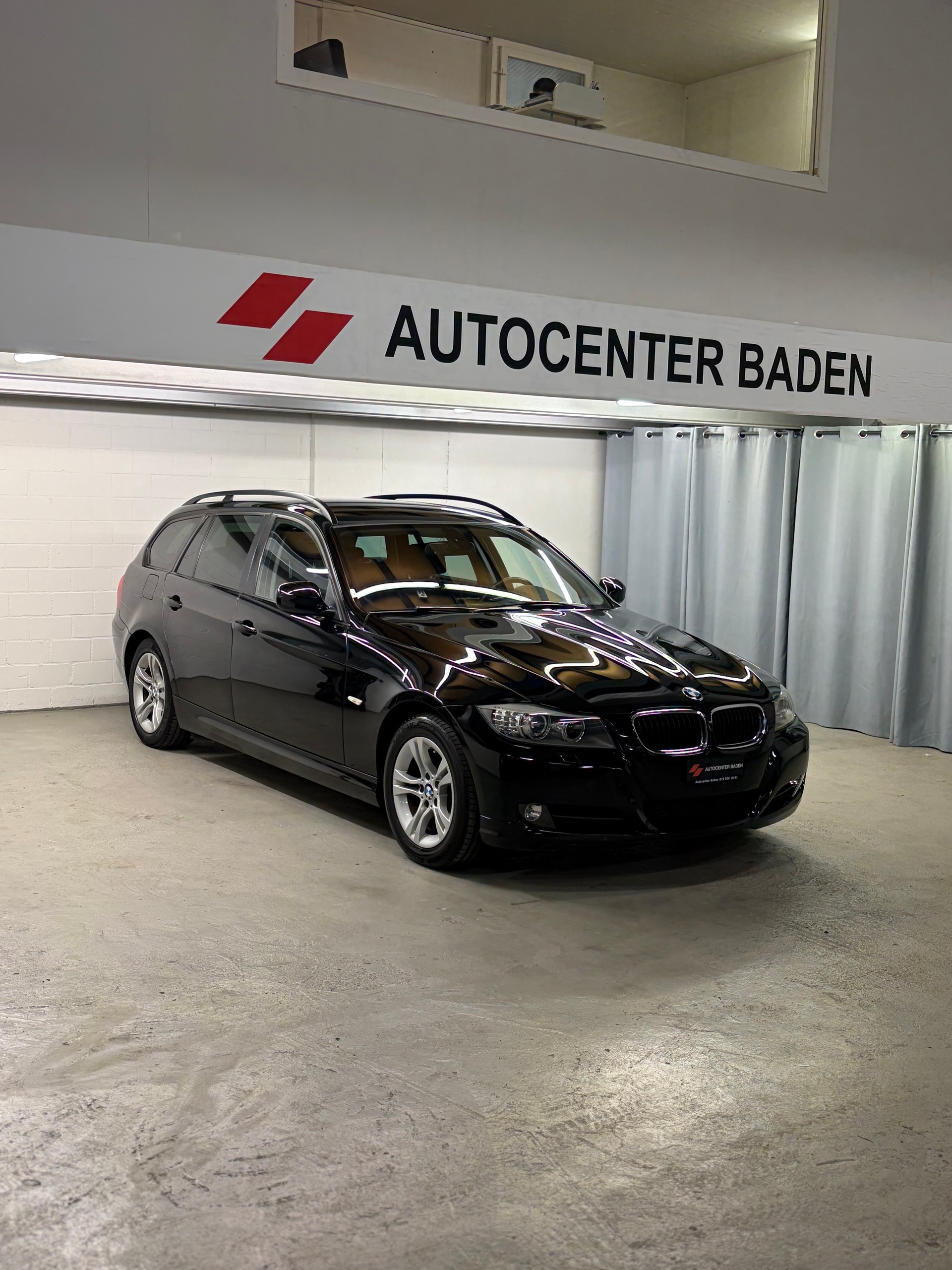 BMW 318d Touring Steptronic-image-2