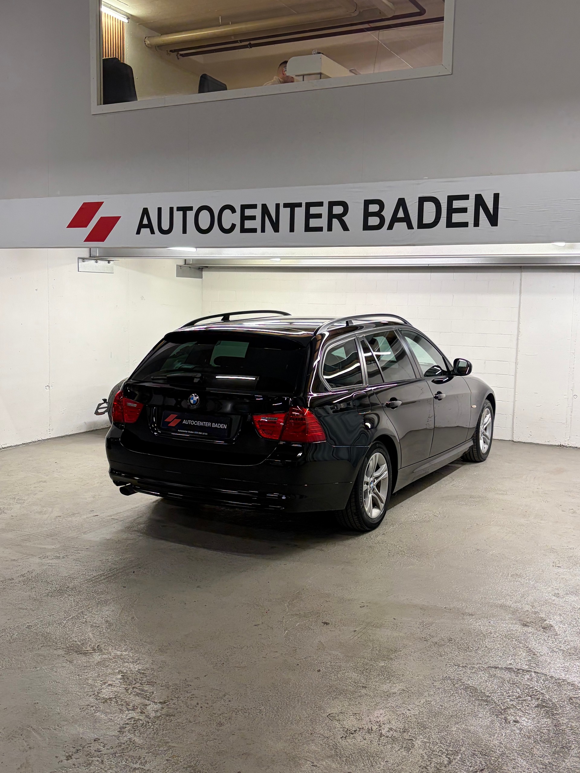 BMW 318d Touring Steptronic-image-5