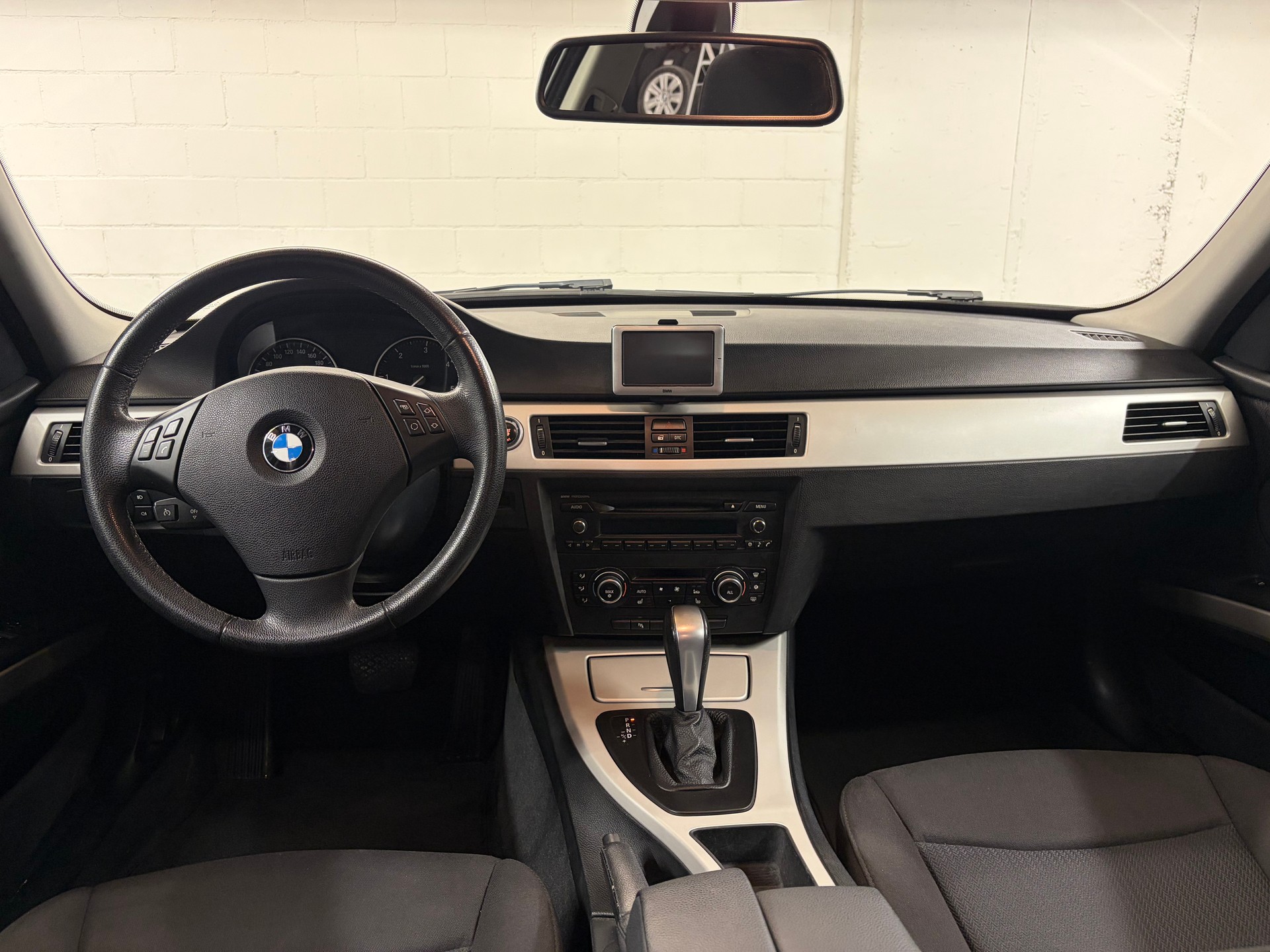 BMW 318d Touring Steptronic-image-7