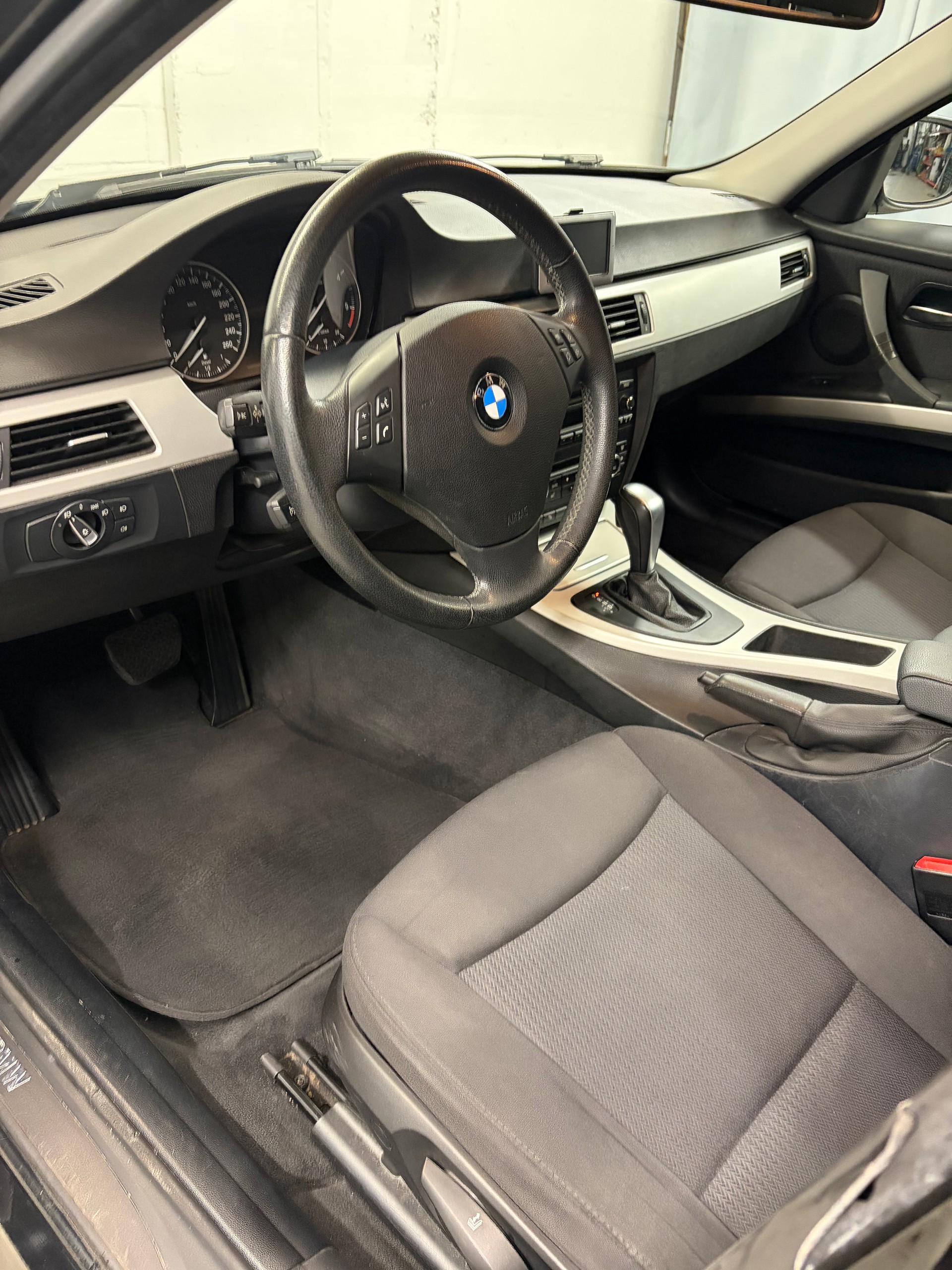 BMW 318d Touring Steptronic-image-6