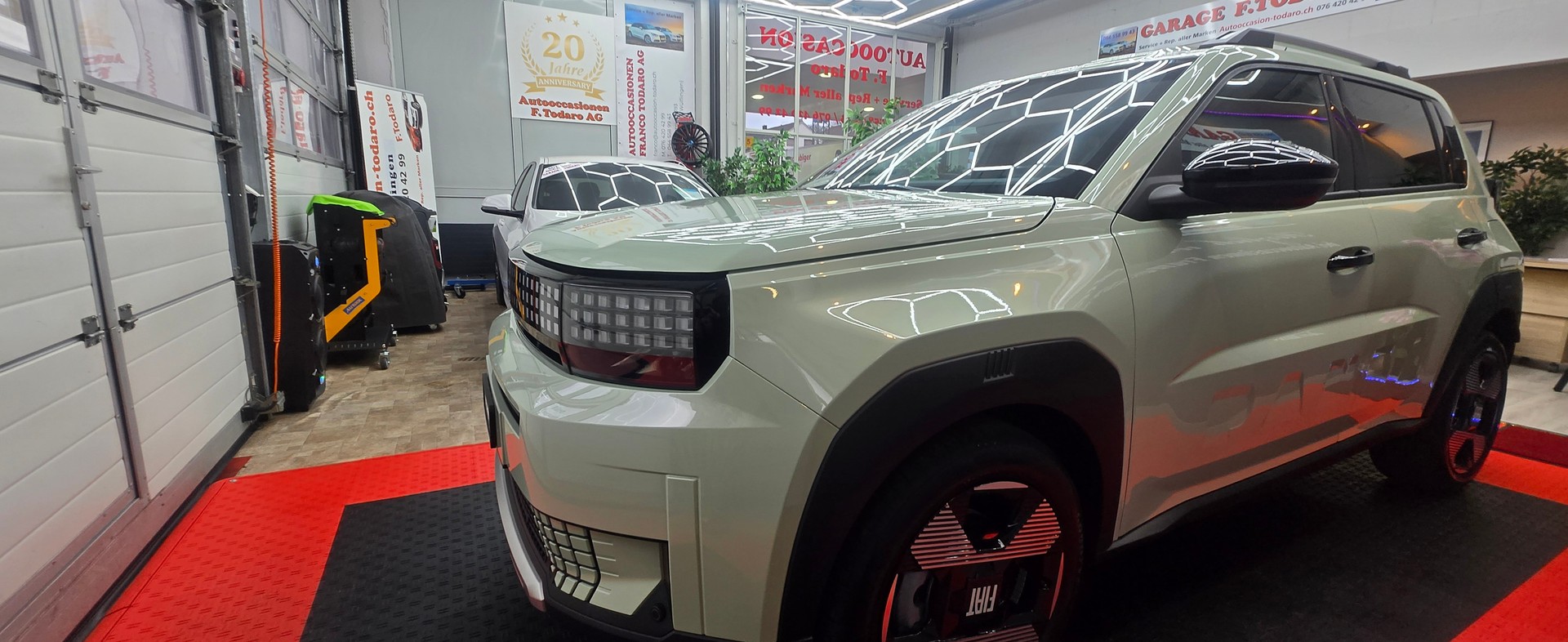 FIAT Grande Panda MHEV La Prima-showroom-element-2