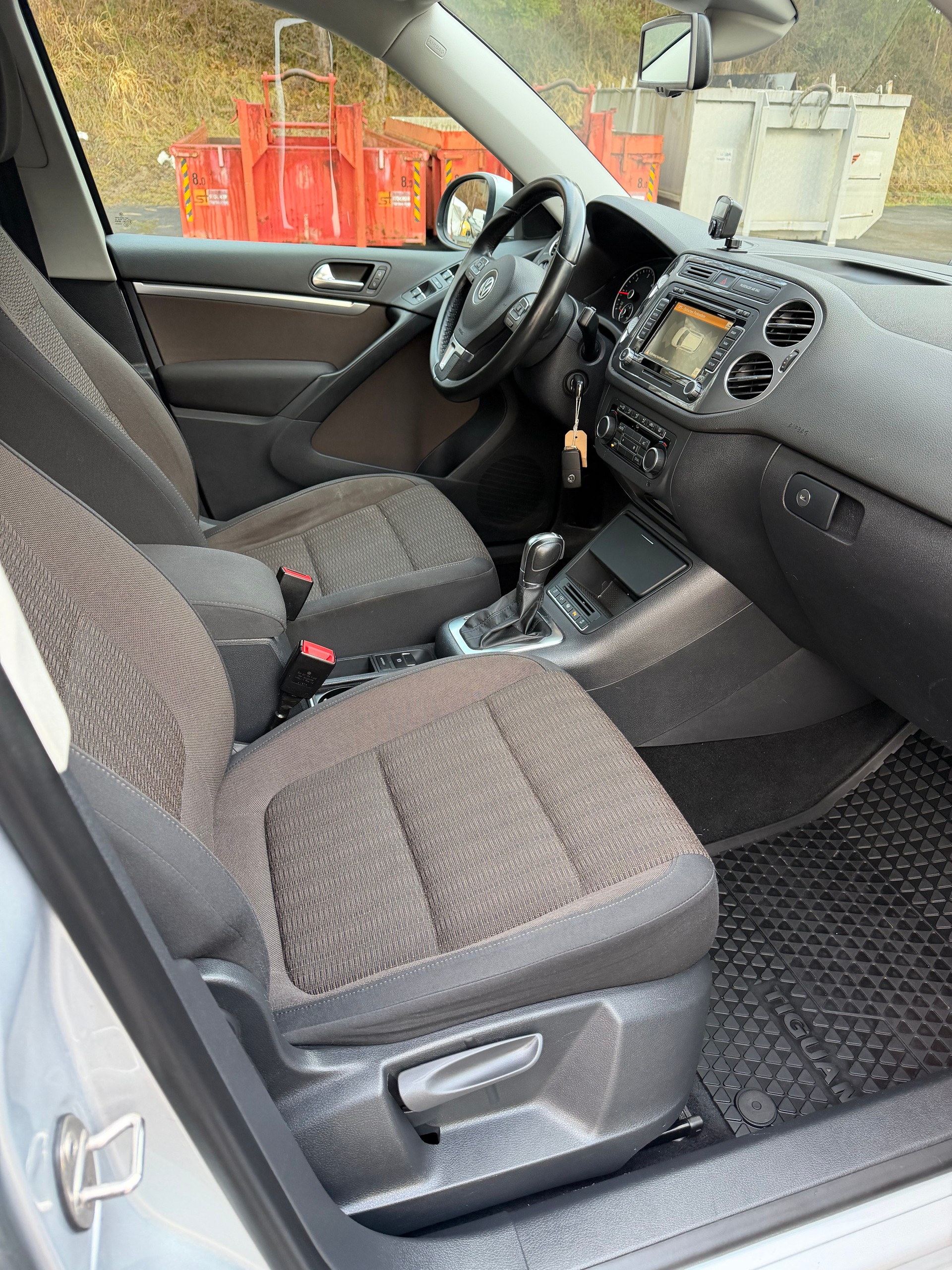 VW Tiguan 2.0 TDI BlueMotion Sport&Style 4Motion-image-7