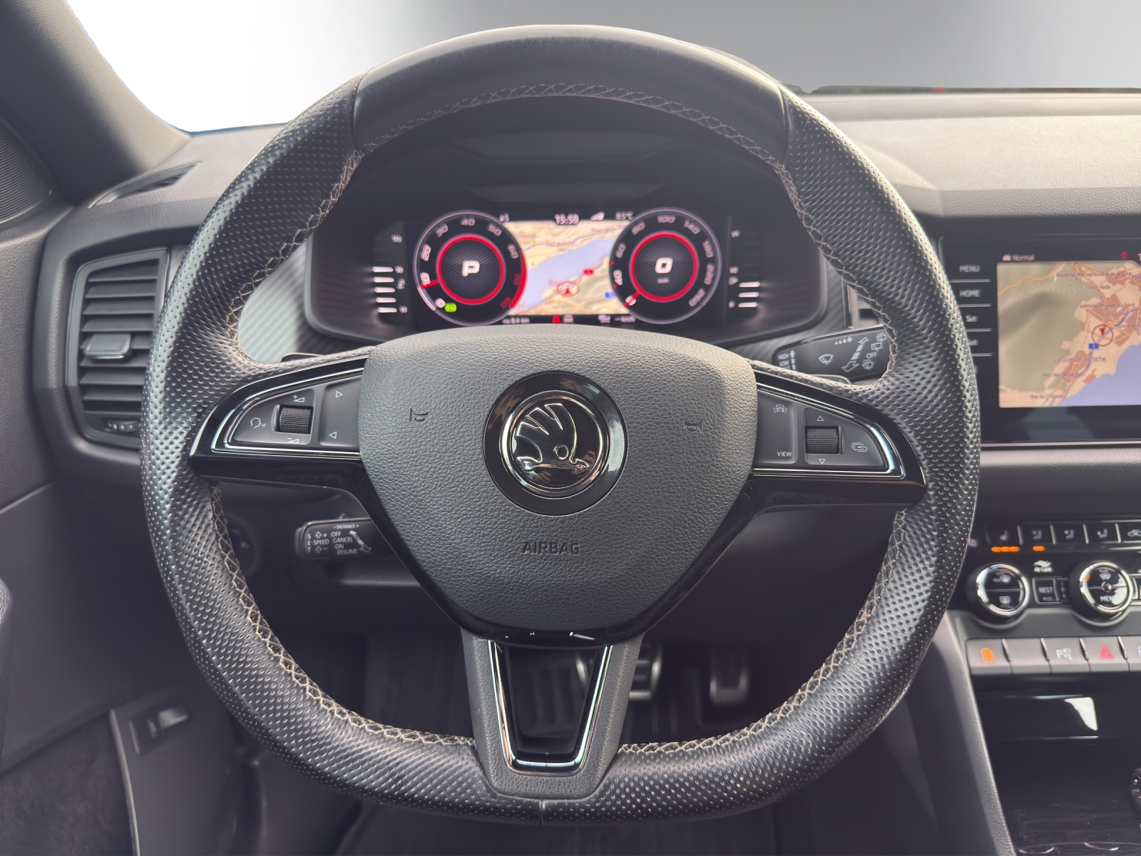SKODA Kodiaq 2.0 TSI Sport Line-image-12