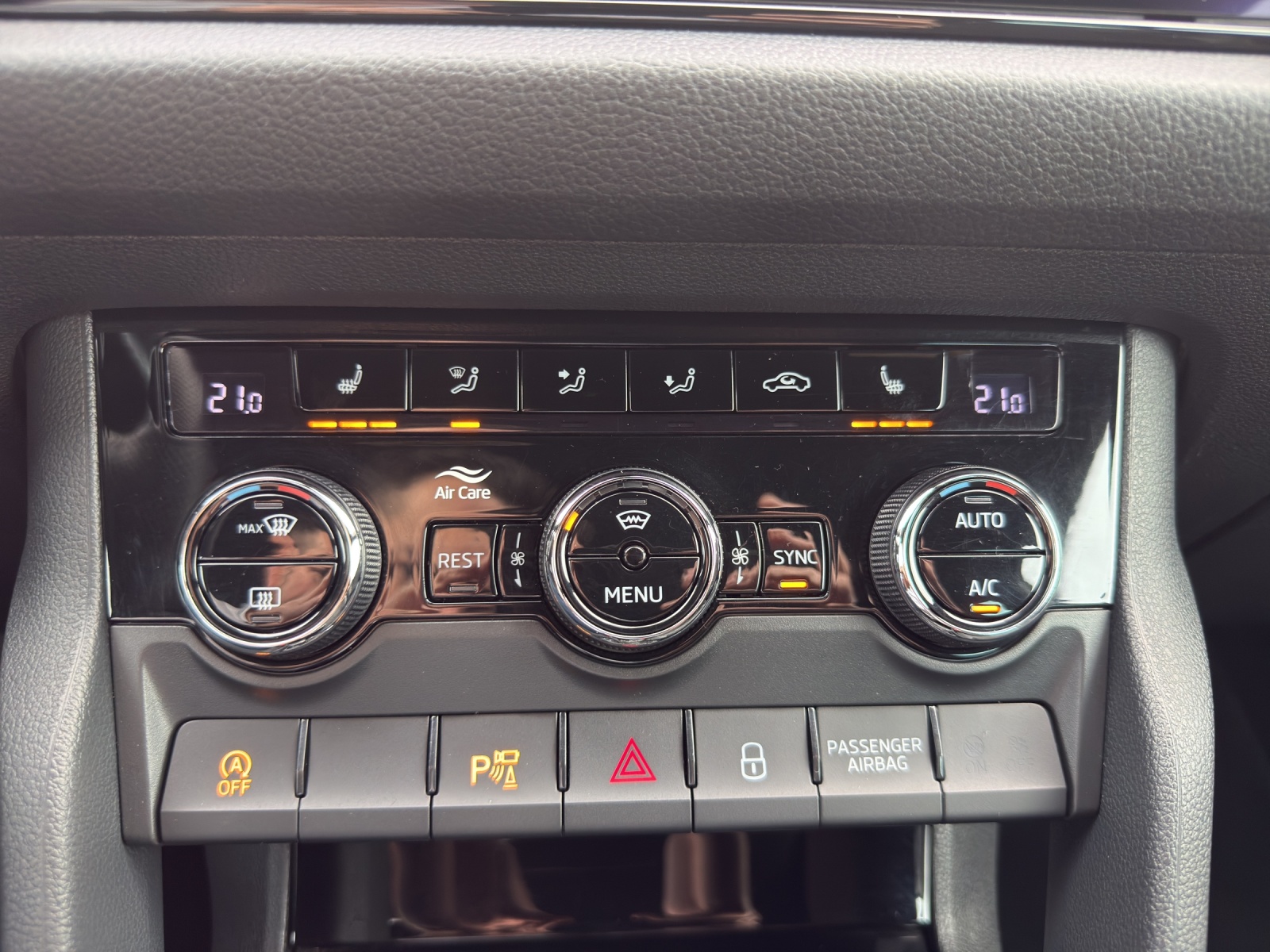 SKODA Kodiaq 2.0 TSI Sport Line-image-14