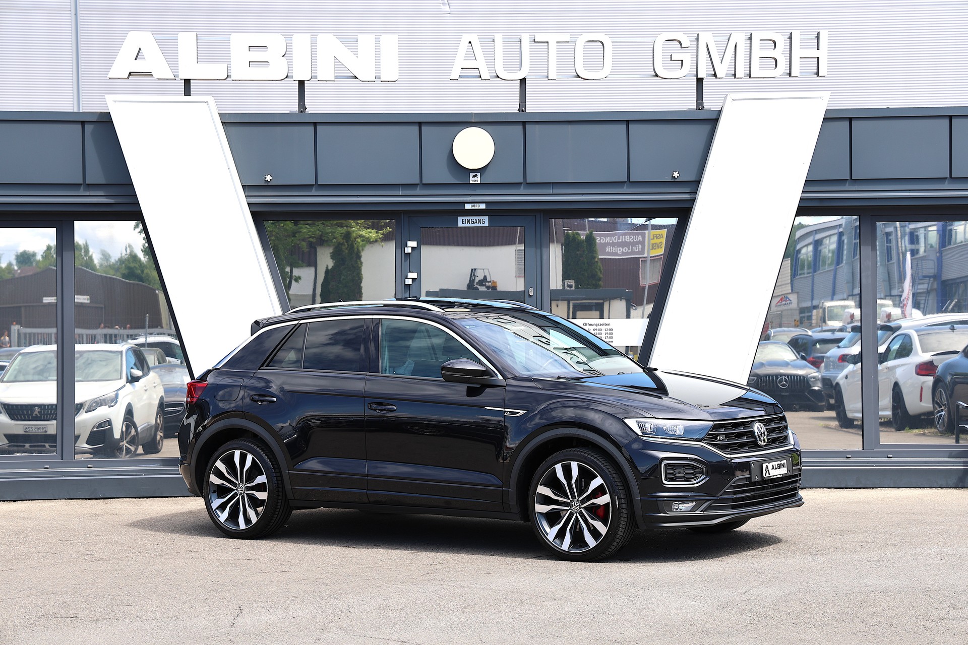 VW T-Roc 2.0 TSI R-Line Sport DSG 4Motion-image-2