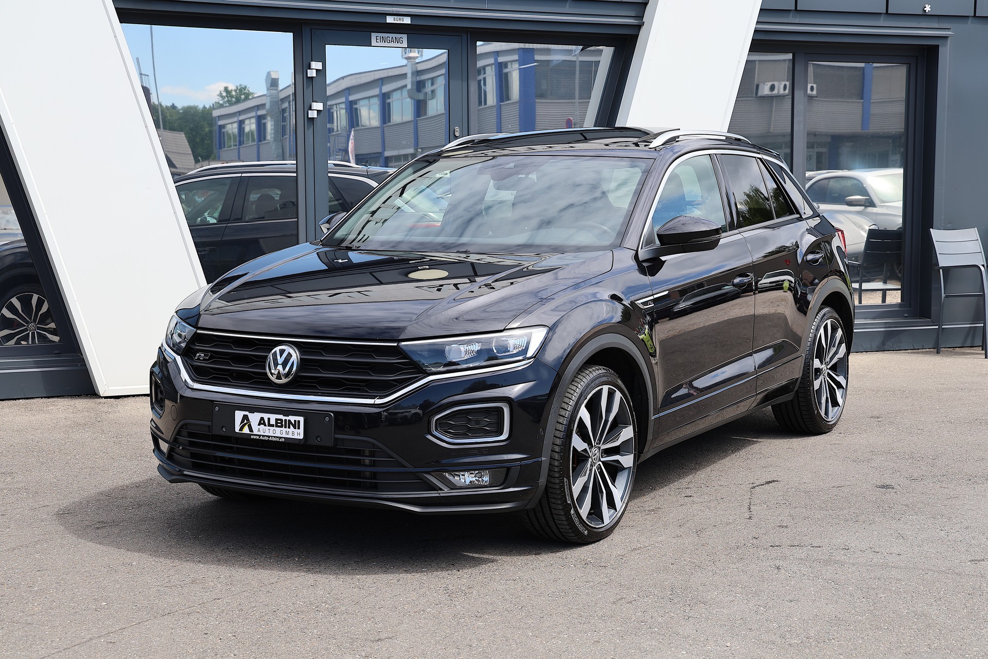 VW T-Roc 2.0 TSI R-Line Sport DSG 4Motion-image-1