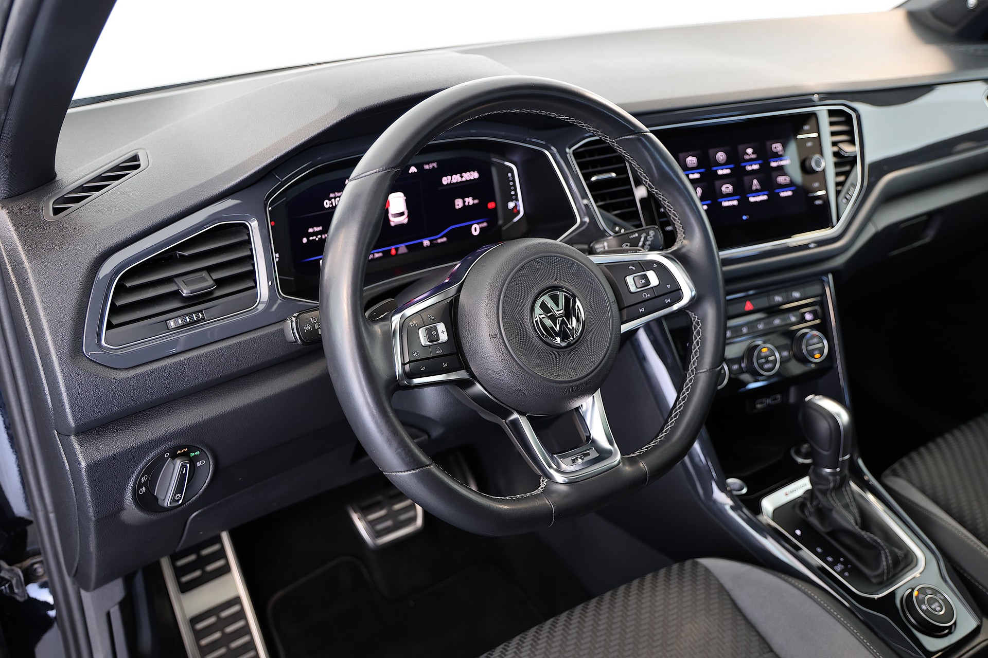 VW T-Roc 2.0 TSI R-Line Sport DSG 4Motion-image-13