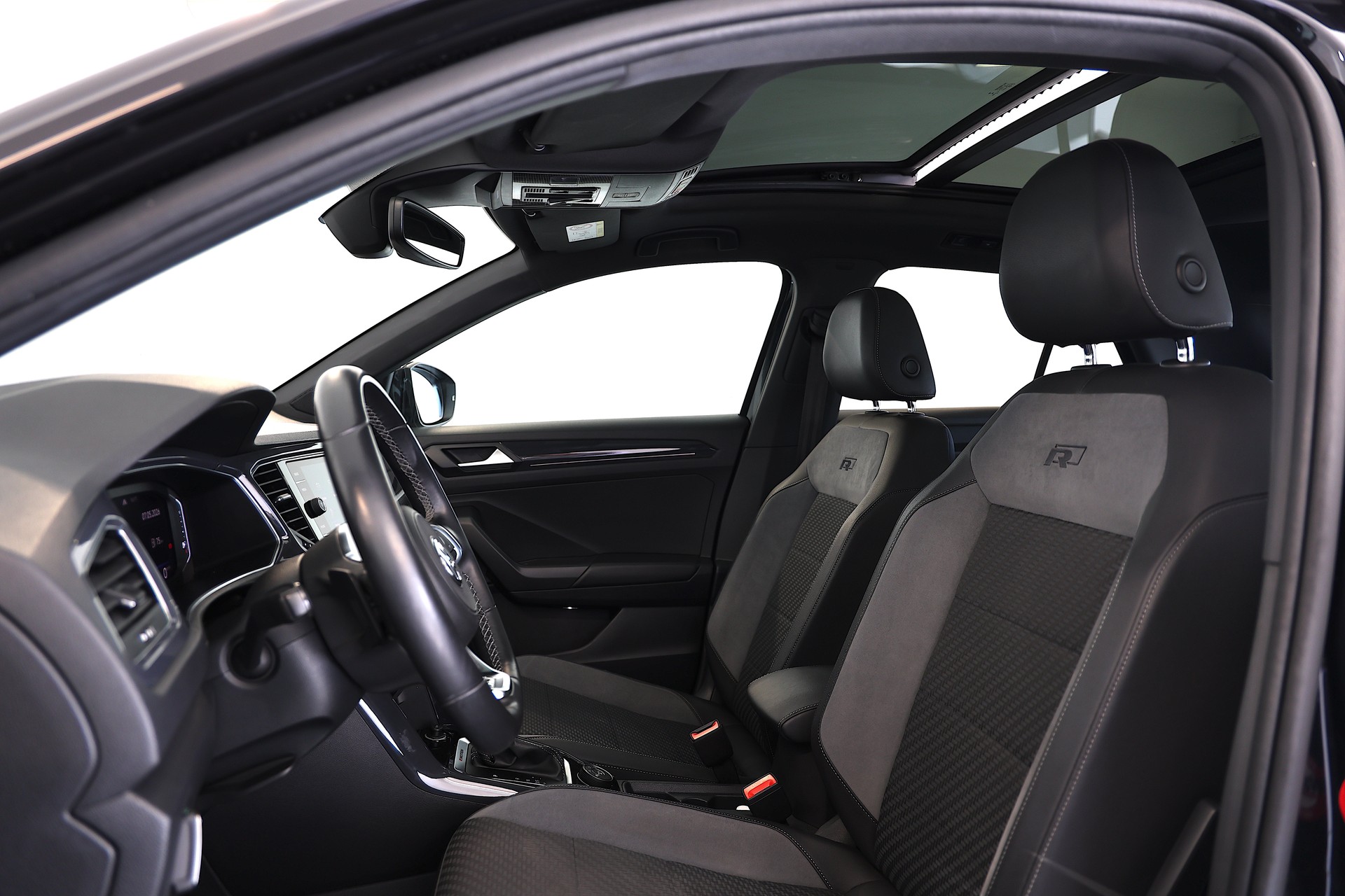 VW T-Roc 2.0 TSI R-Line Sport DSG 4Motion-image-8