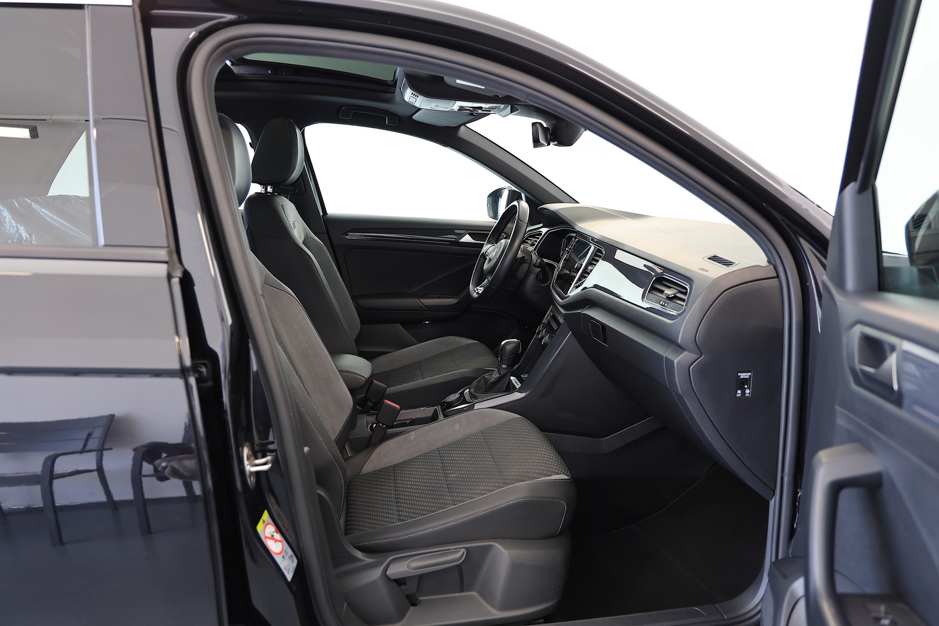 VW T-Roc 2.0 TSI R-Line Sport DSG 4Motion-image-11