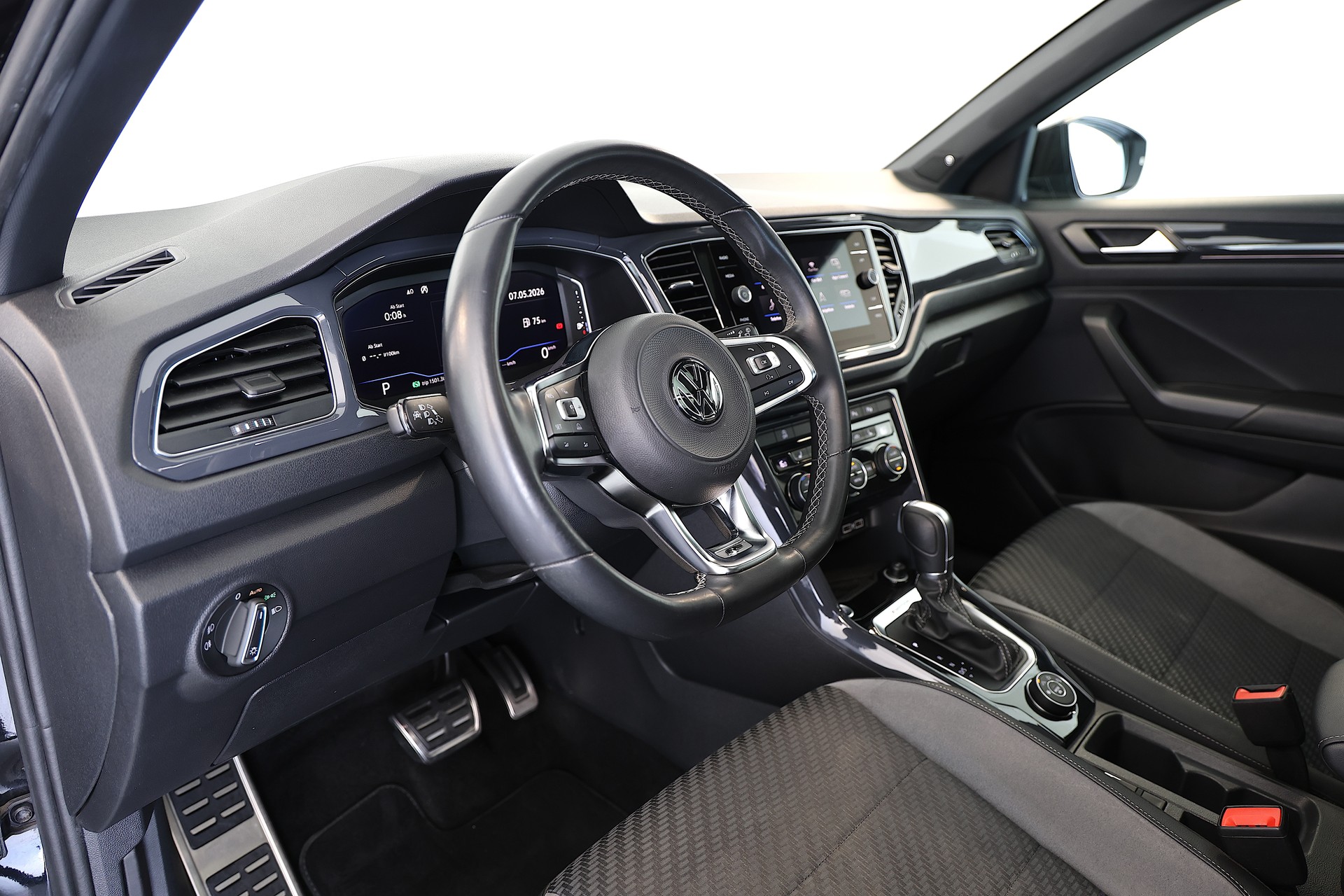 VW T-Roc 2.0 TSI R-Line Sport DSG 4Motion-image-9