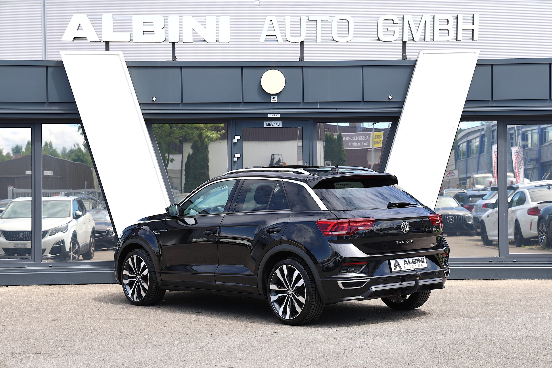 VW T-Roc 2.0 TSI R-Line Sport DSG 4Motion-image-4