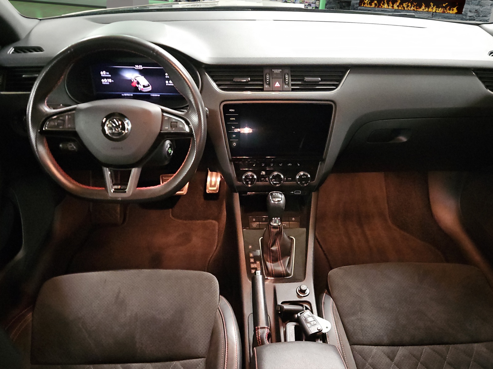 SKODA Octavia Combi 2.0 TDI RS Final Edition 4x4 DSG-image-7