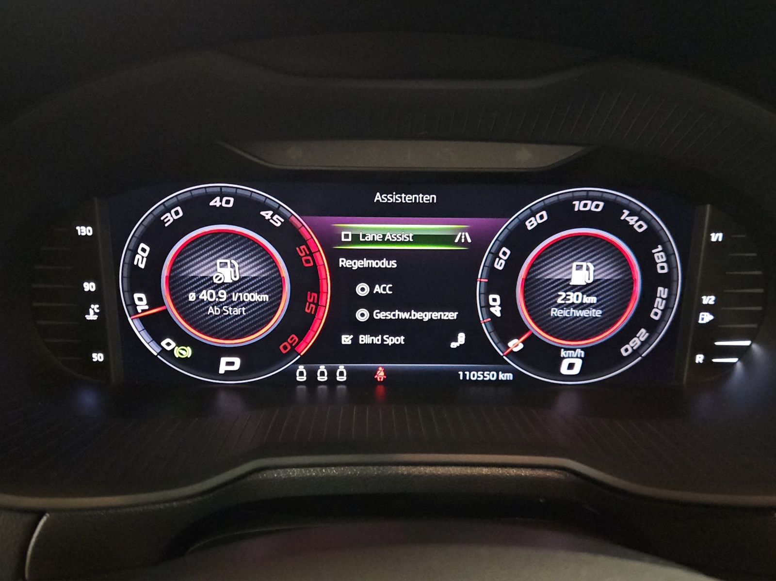 SKODA Octavia Combi 2.0 TDI RS Final Edition 4x4 DSG-image-11