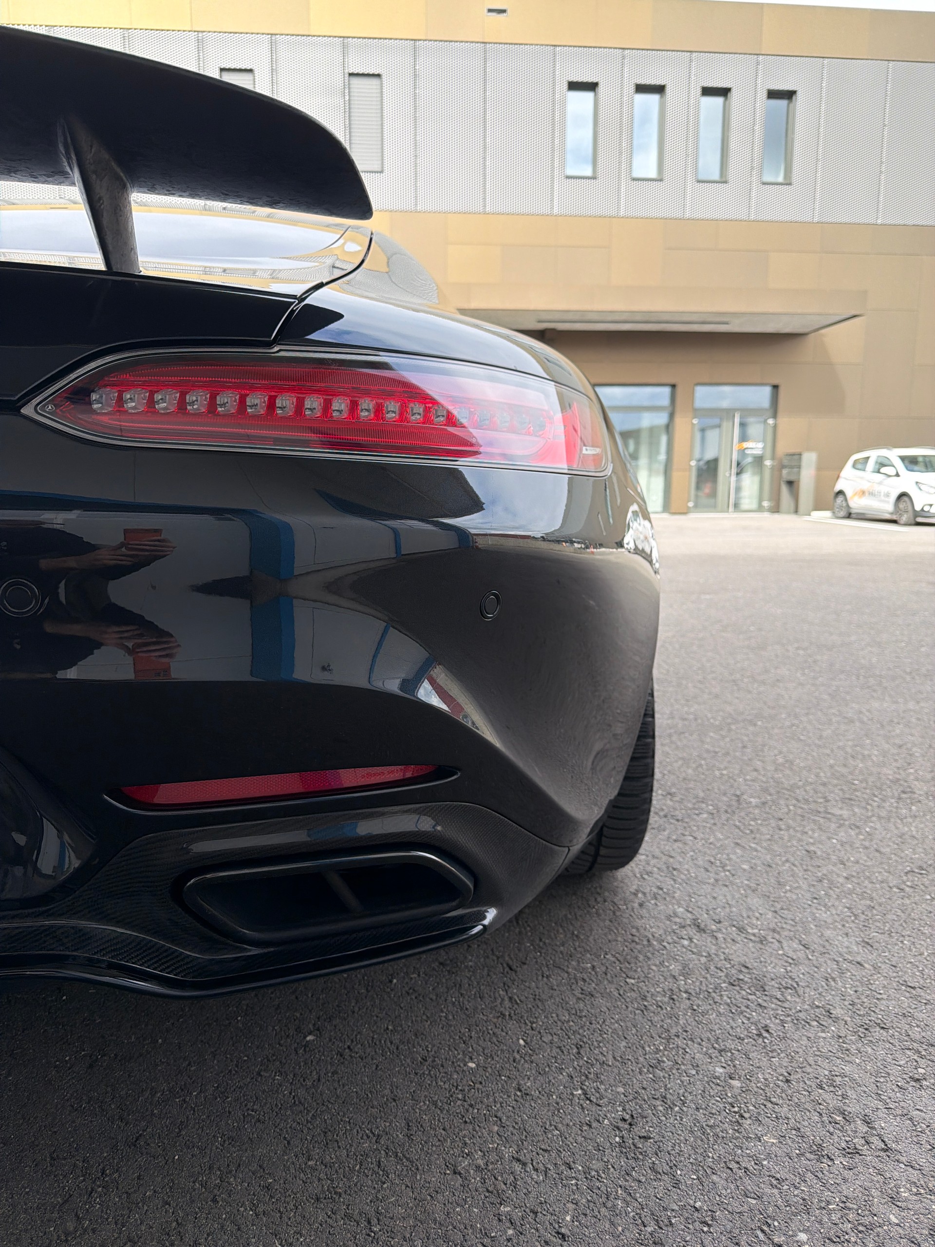 MERCEDES-BENZ AMG GT S -CH Fahrzeug- Unfallfrei - AMG Performance Sitze-image-3