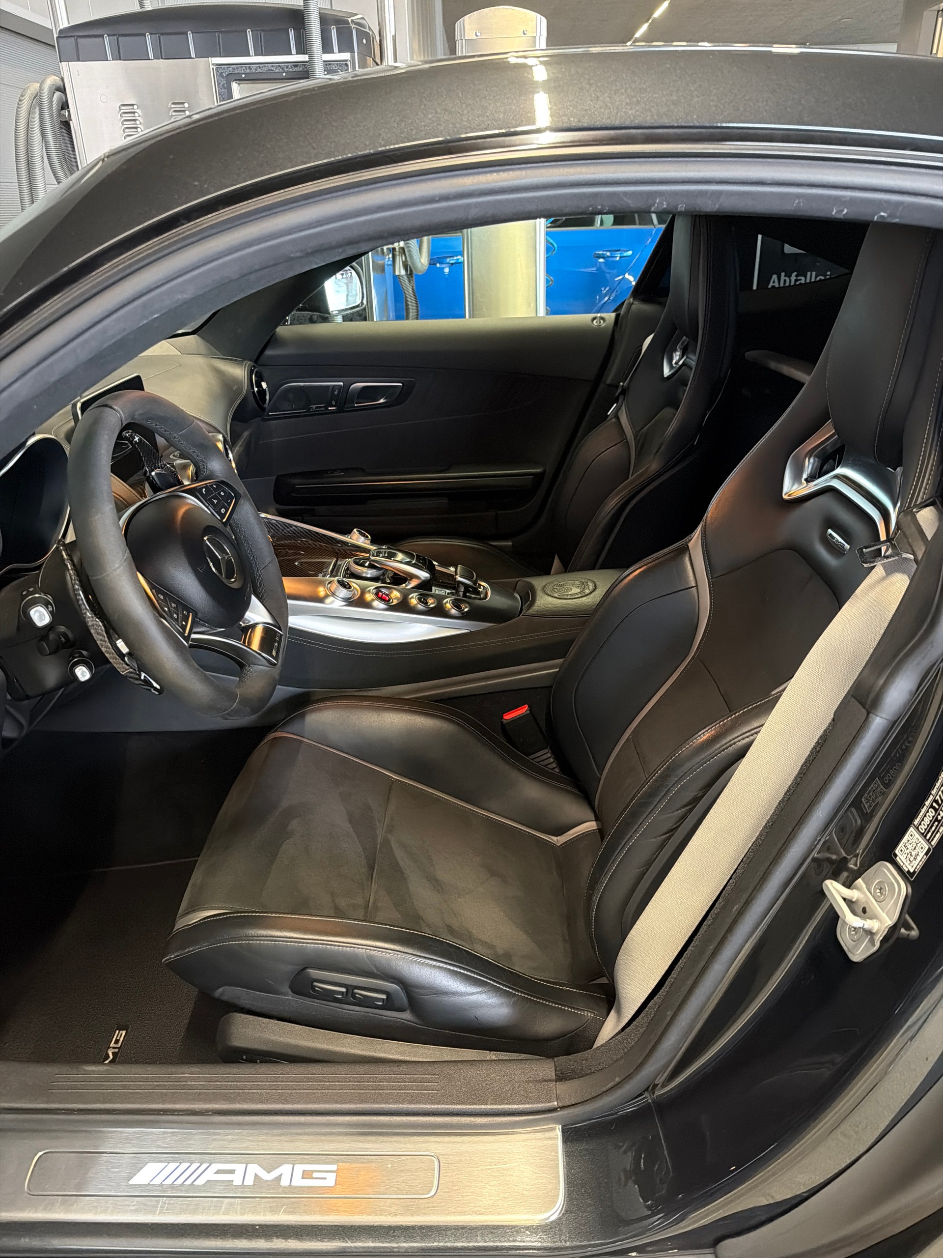 MERCEDES-BENZ AMG GT S -CH Fahrzeug- Unfallfrei - AMG Performance Sitze-image-6