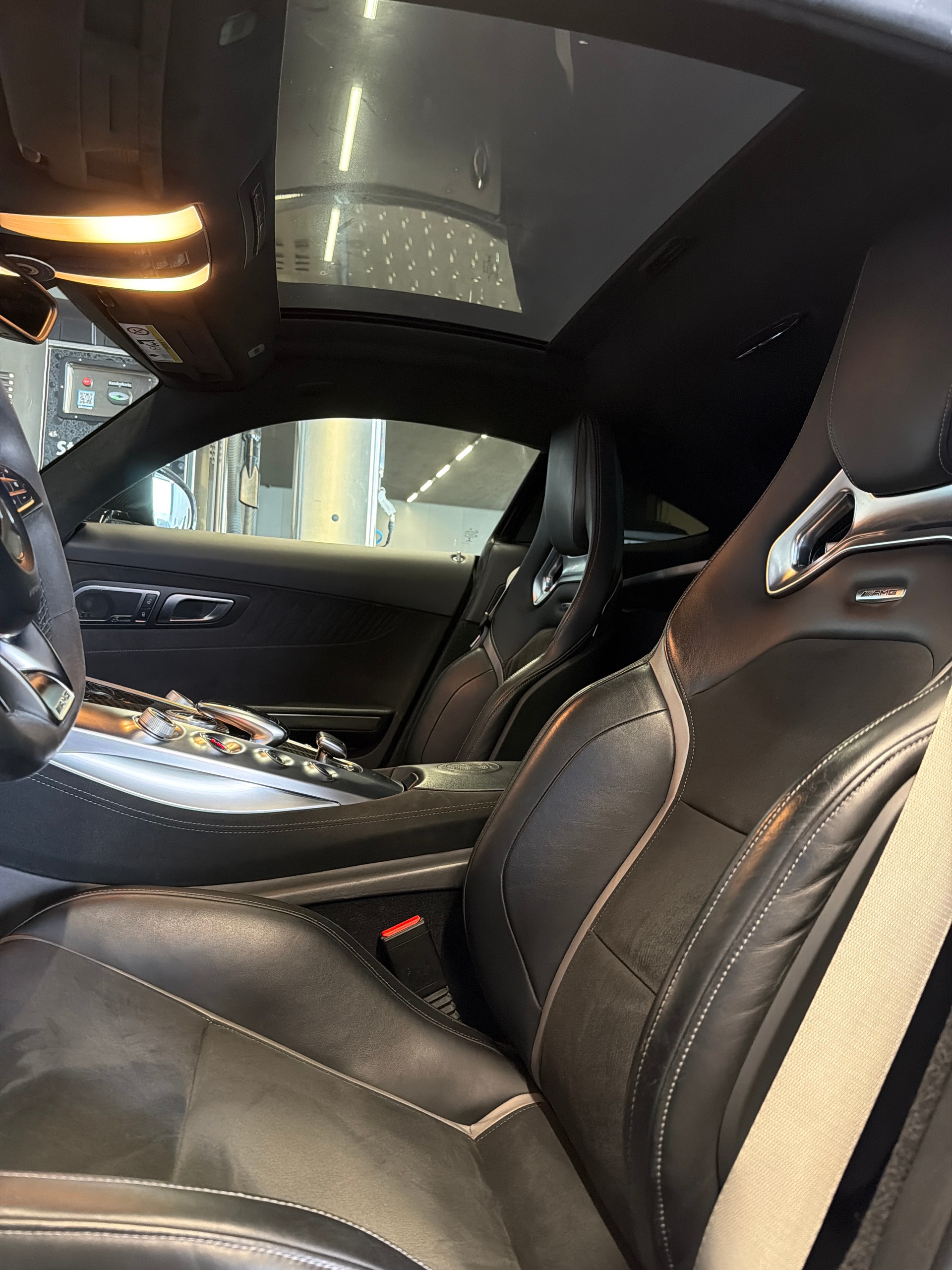 MERCEDES-BENZ AMG GT S -CH Fahrzeug- Unfallfrei - AMG Performance Sitze-image-9