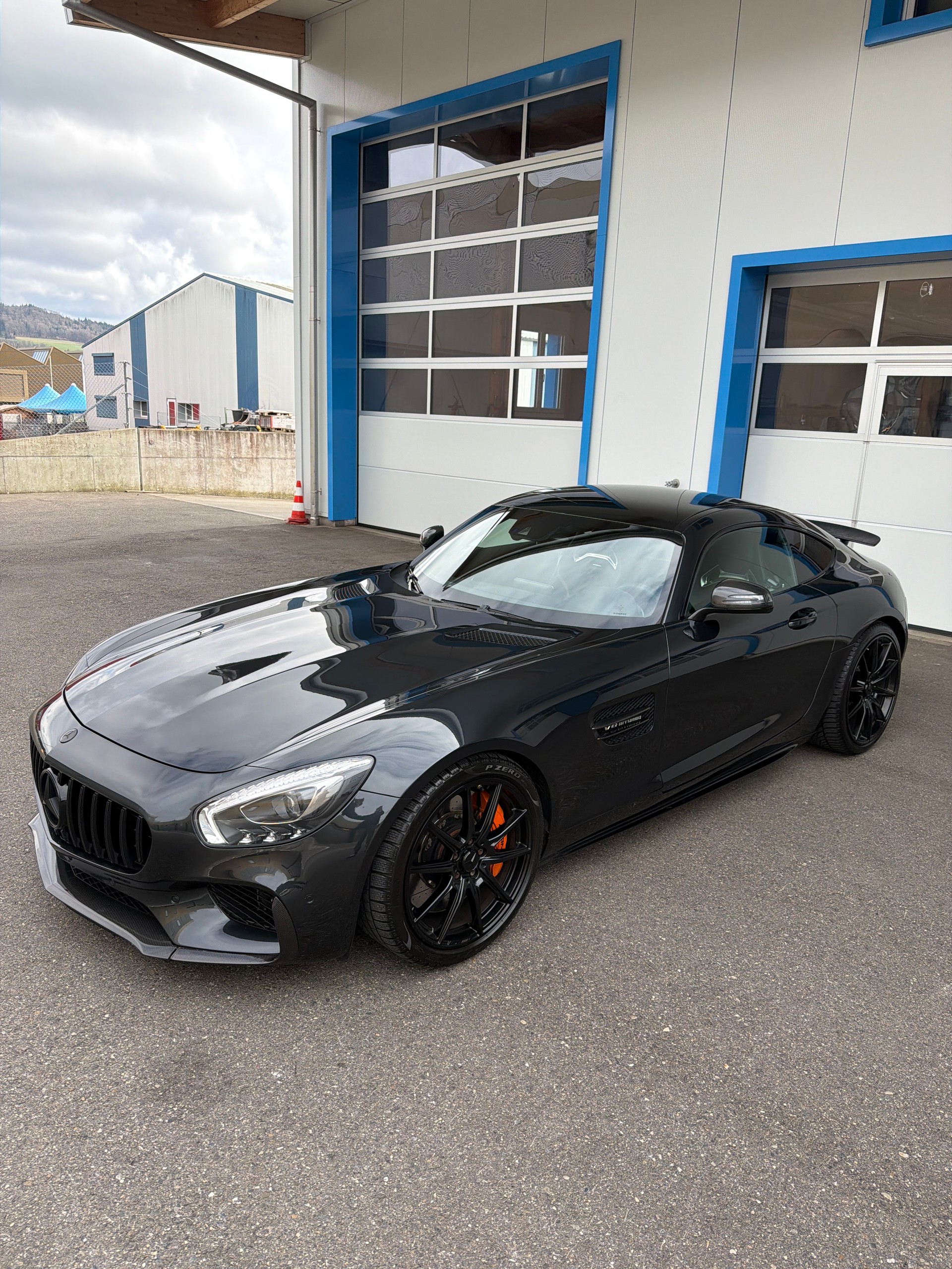 MERCEDES-BENZ AMG GT S -CH Fahrzeug- Unfallfrei - AMG Performance Sitze-image-0