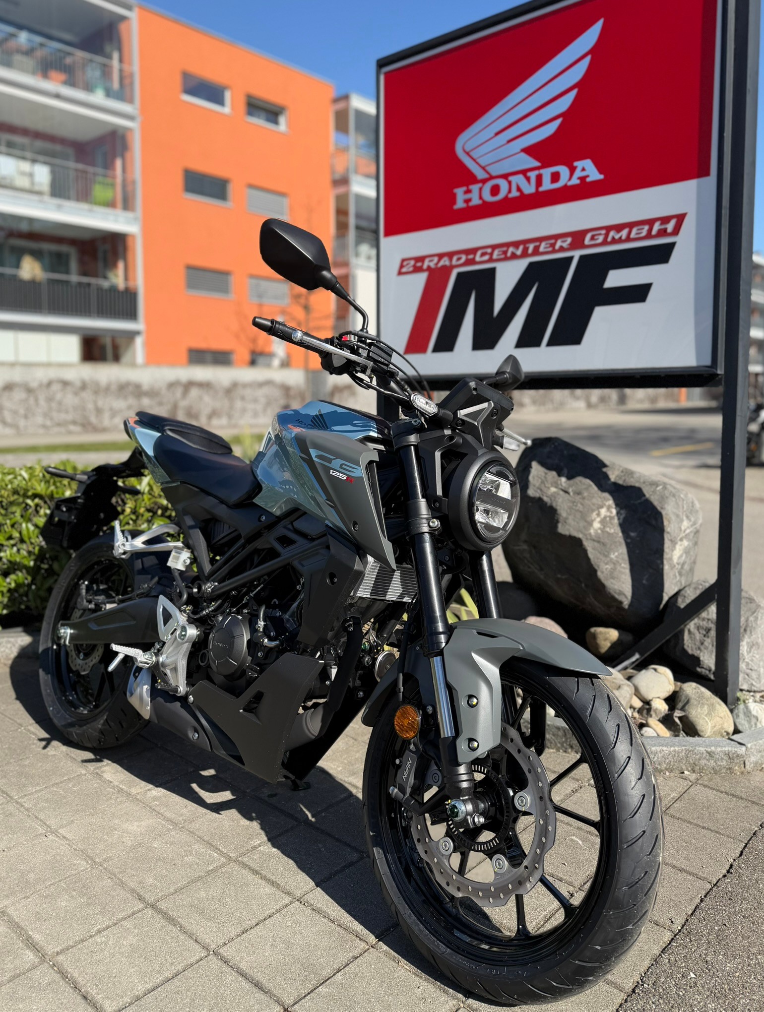 HONDA CB 125 R-showroom-element-1