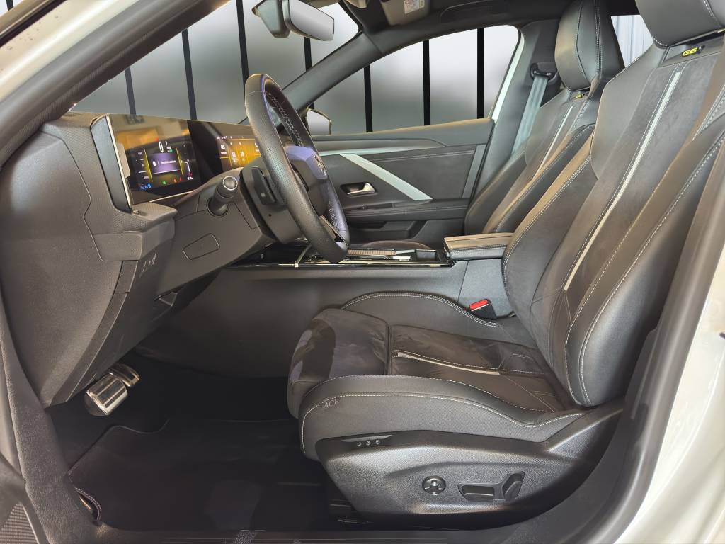 OPEL Astra 1.6 PHEV Turbo GSe A-image-7