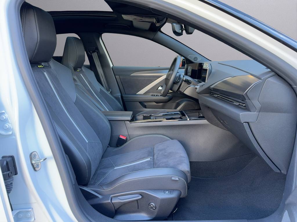 OPEL Astra 1.6 PHEV Turbo GSe A-image-10