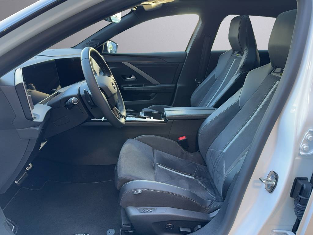 OPEL Astra 1.6 PHEV Turbo GSe A-image-7