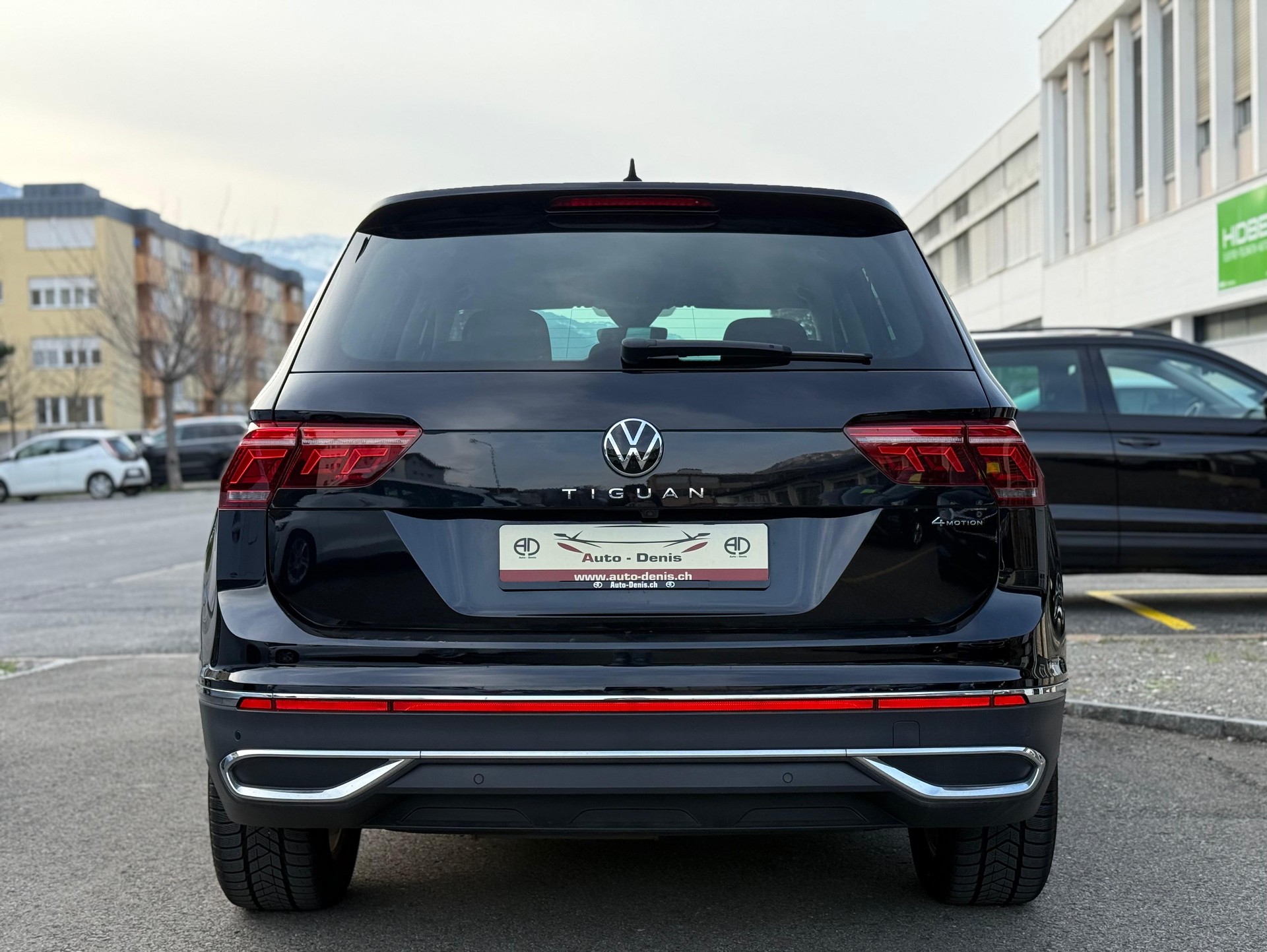 VW Tiguan 2.0 TDI SCR Elegance DSG-image-4