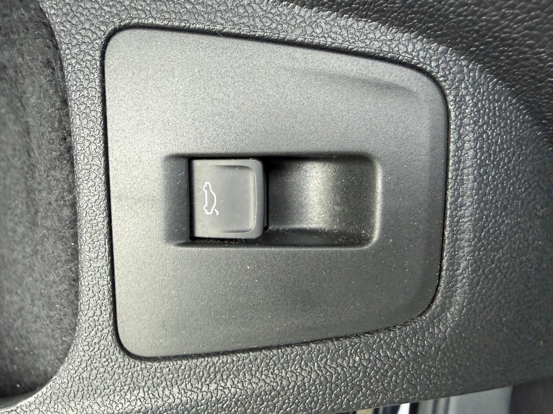 VW Tiguan 2.0 TDI SCR Elegance DSG-image-7