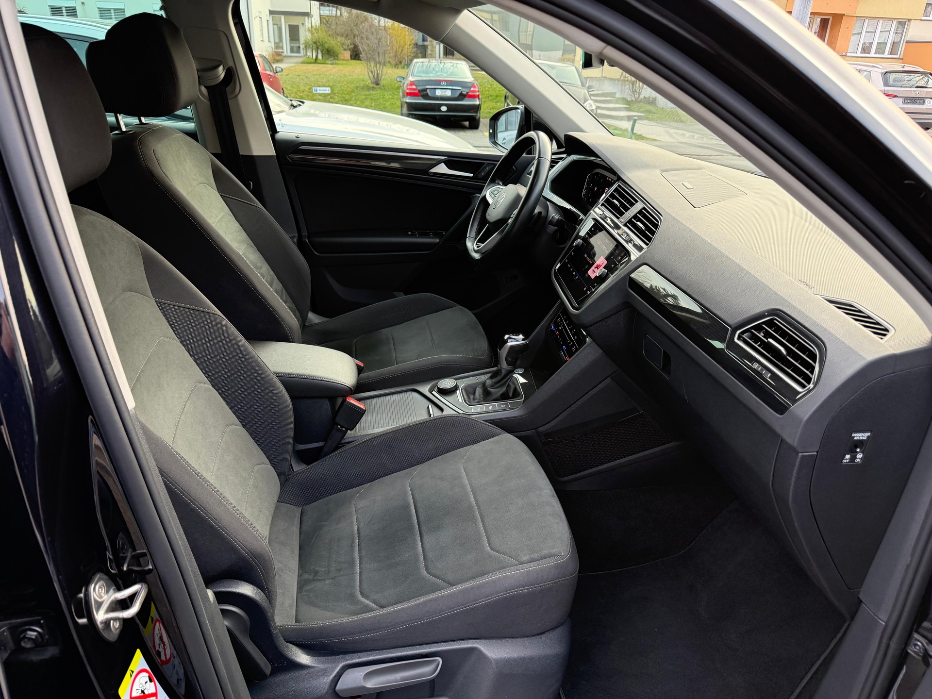 VW Tiguan 2.0 TDI SCR Elegance DSG-image-16