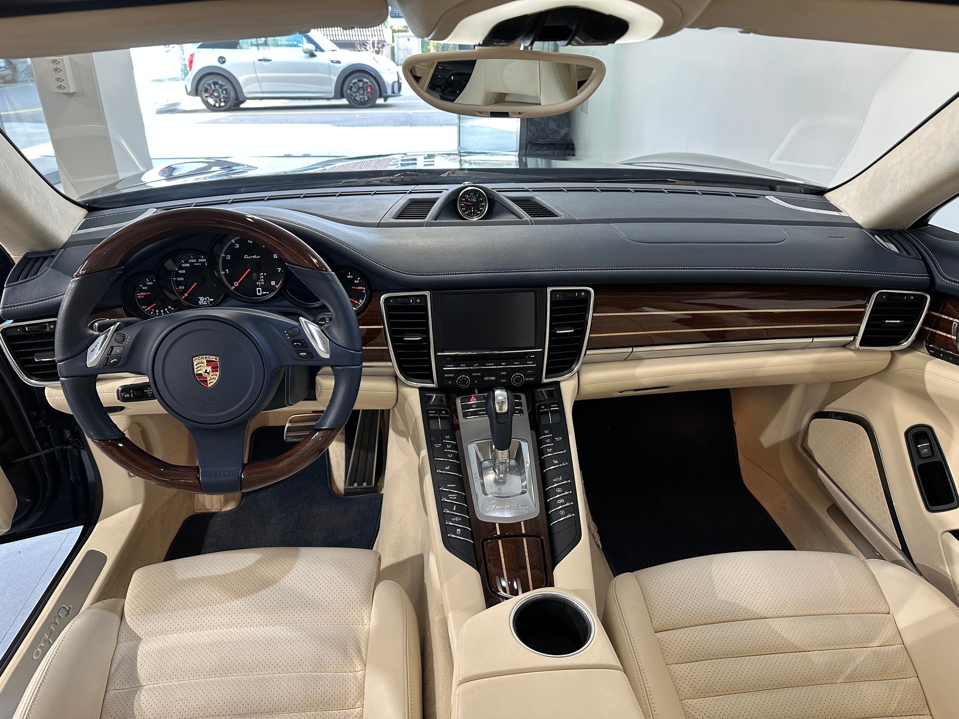 PORSCHE Panamera Turbo 4.8 PDK-image-16