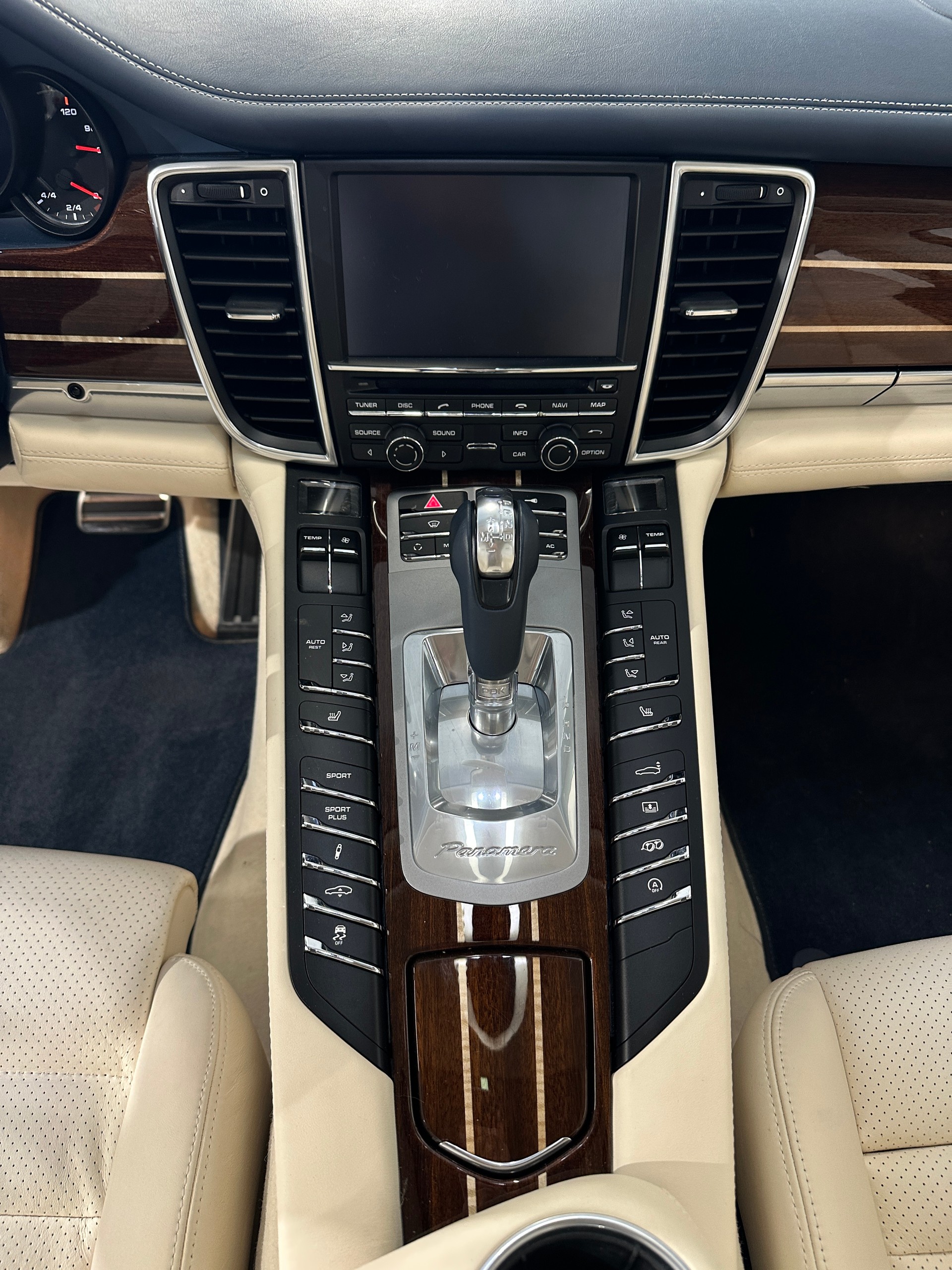 PORSCHE Panamera Turbo 4.8 PDK-image-19