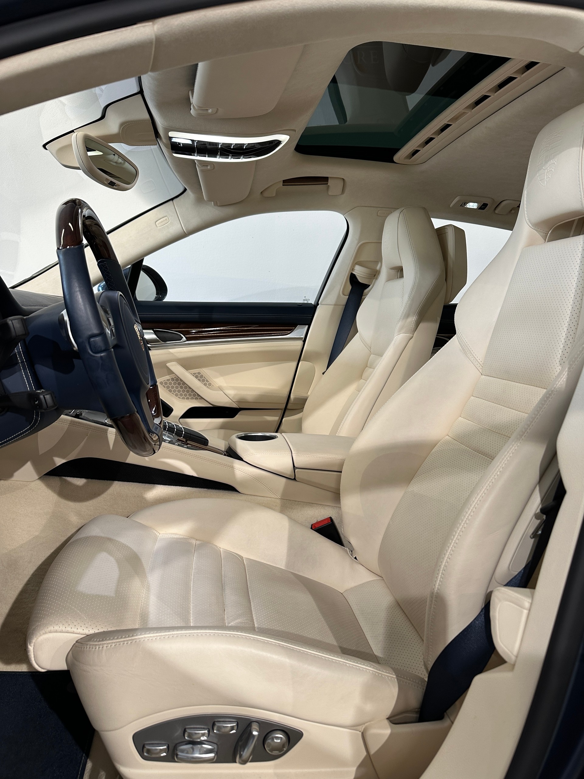 PORSCHE Panamera Turbo 4.8 PDK-image-13