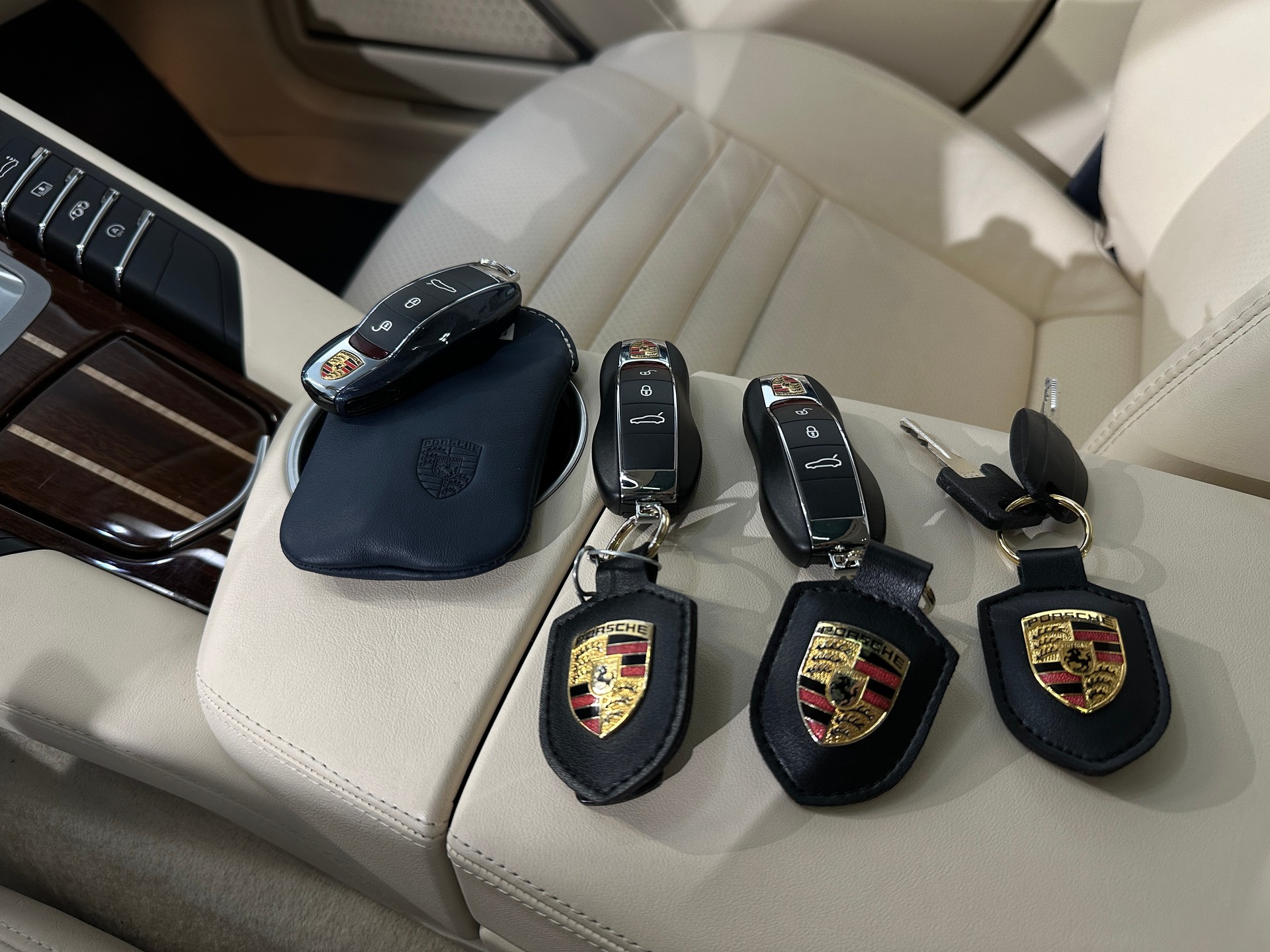 PORSCHE Panamera Turbo 4.8 PDK-image-21