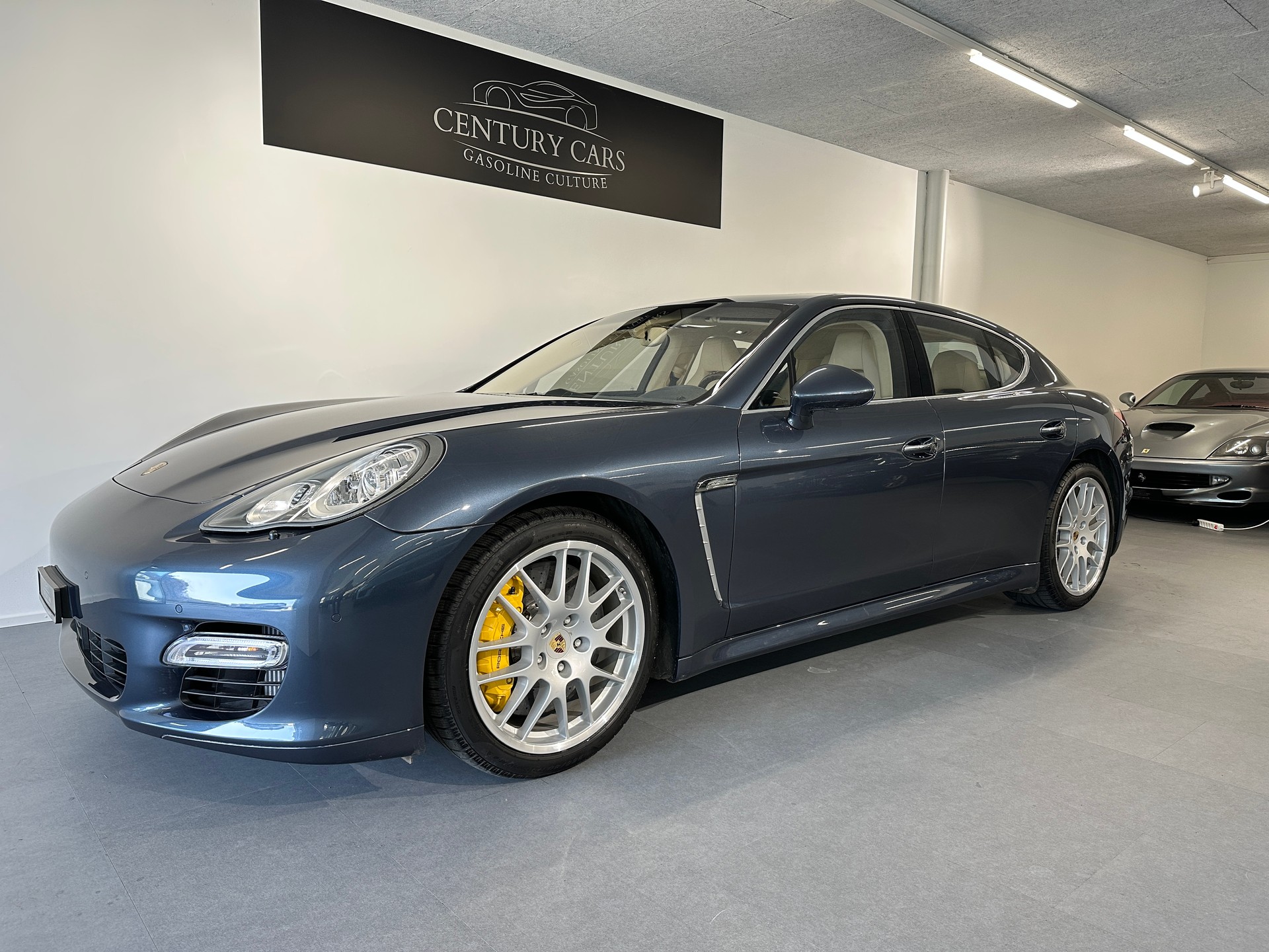 PORSCHE Panamera Turbo 4.8 PDK-showroom-element-2